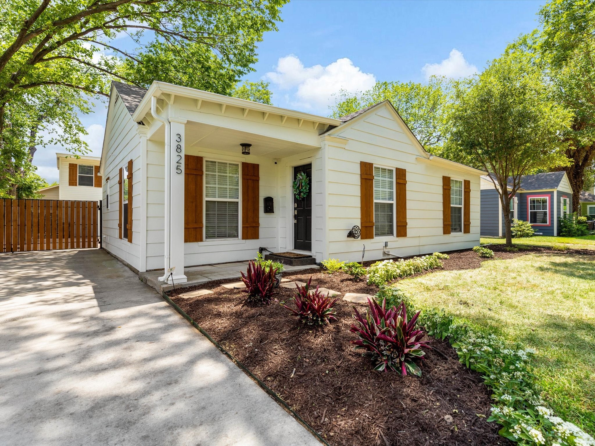 3825 Englewood Lane Fort Worth TX 76107
