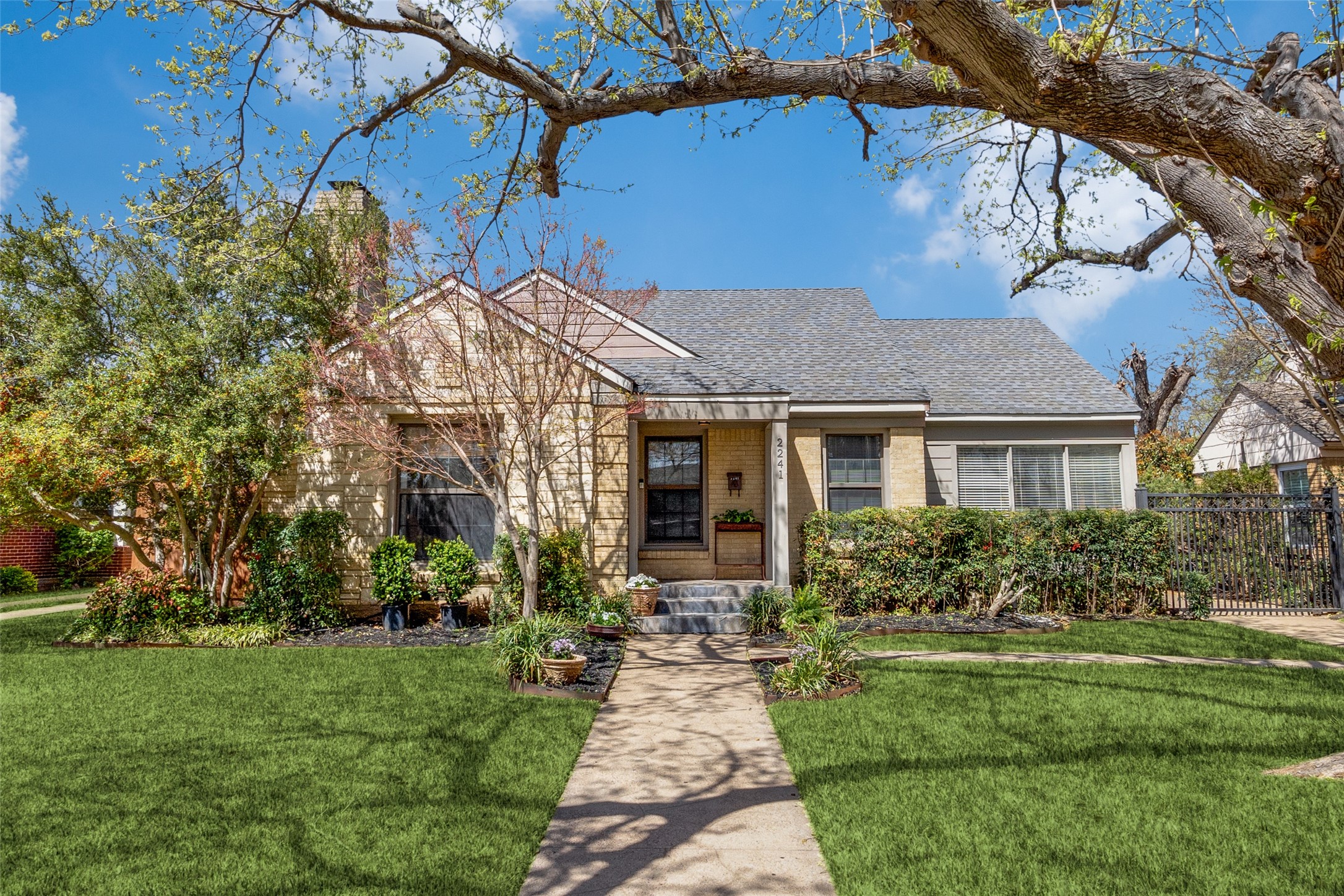 2241 W Colorado Boulevard Dallas TX 75211