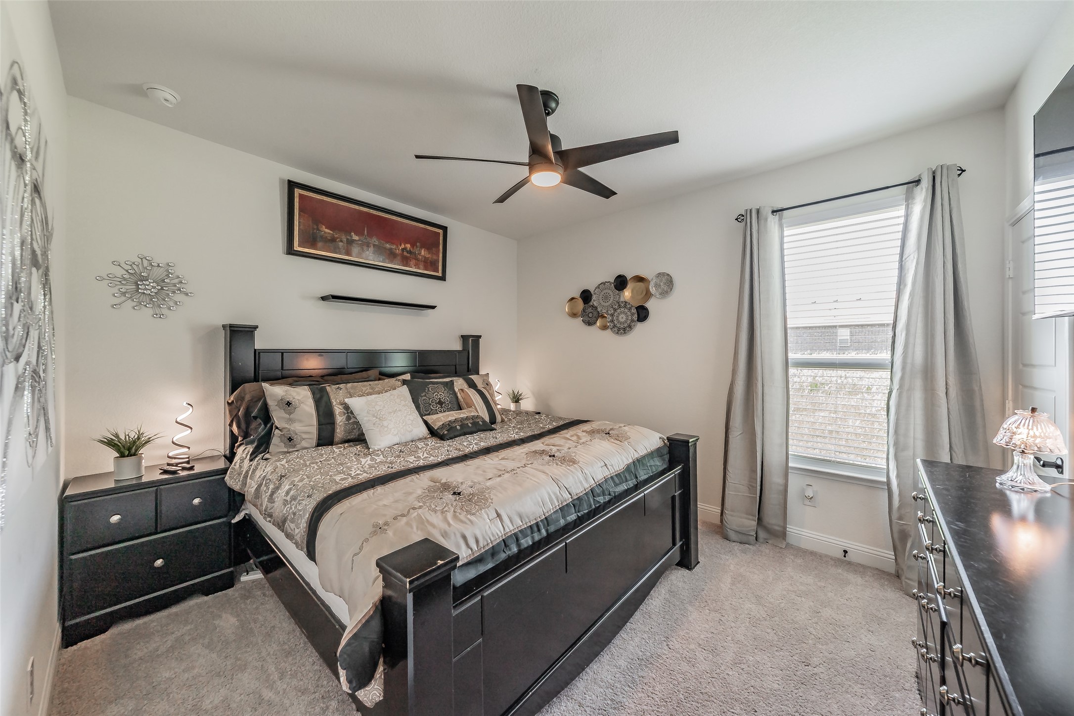 1041 Auburn Drive Justin TX 76247