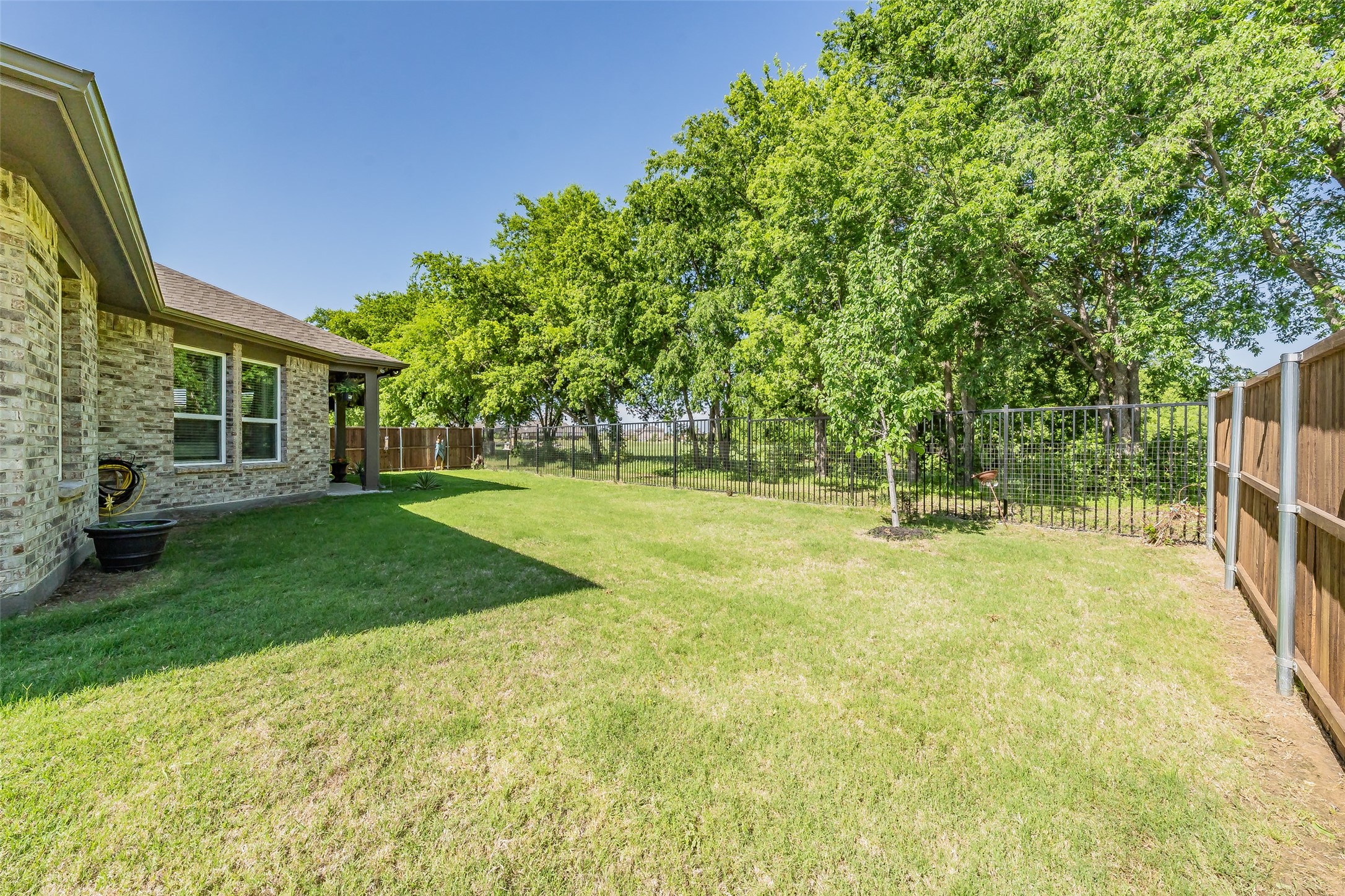 1041 Auburn Drive Justin TX 76247