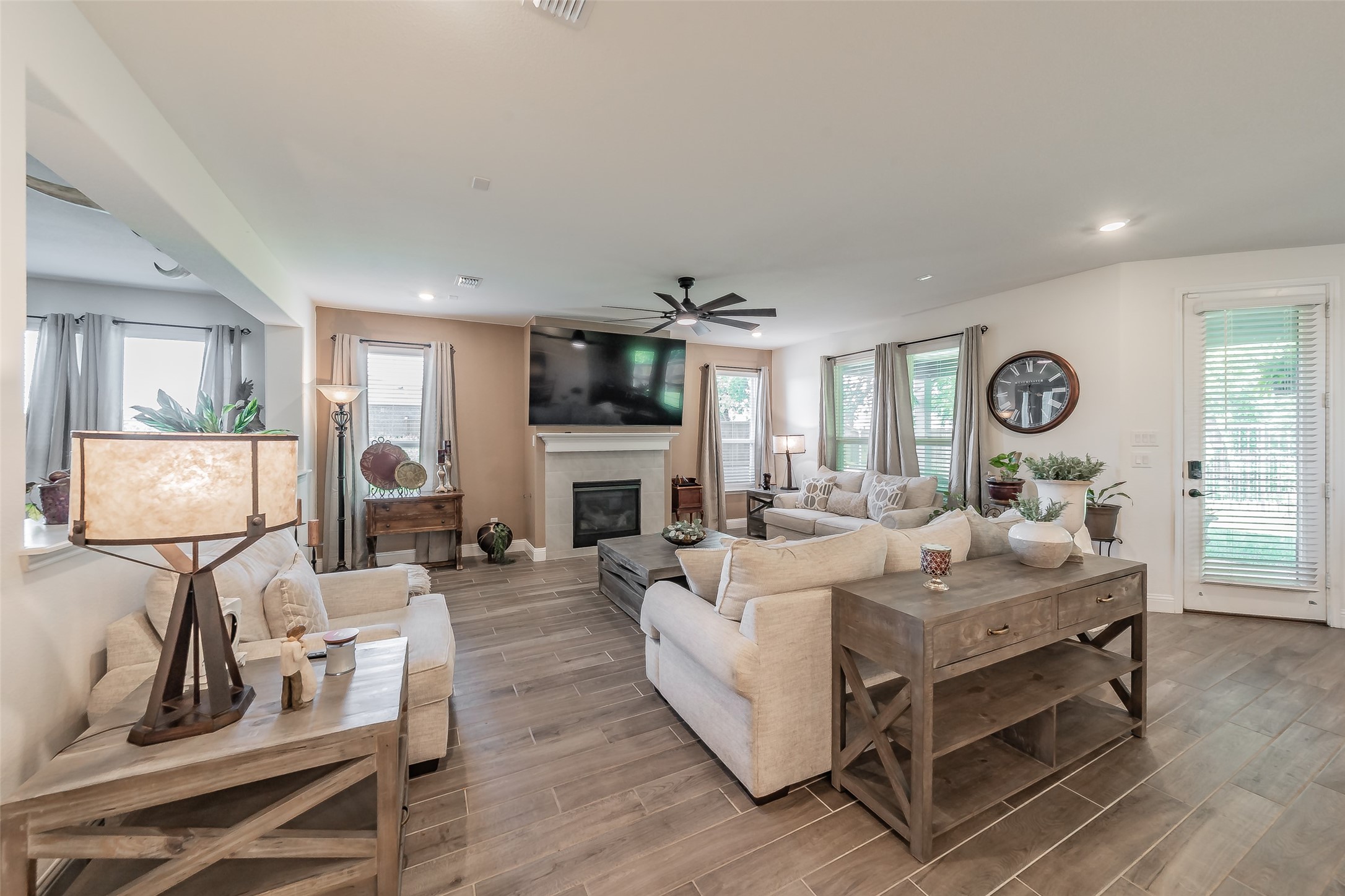 1041 Auburn Drive Justin TX 76247