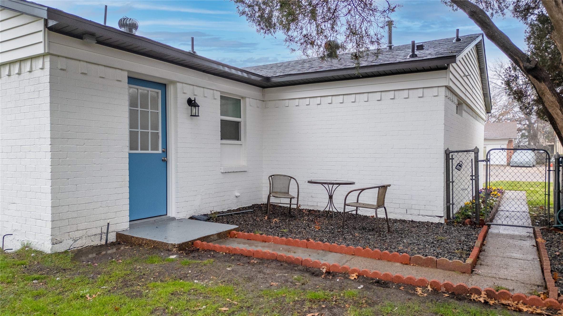 1213 Bowie Street Garland TX 75040