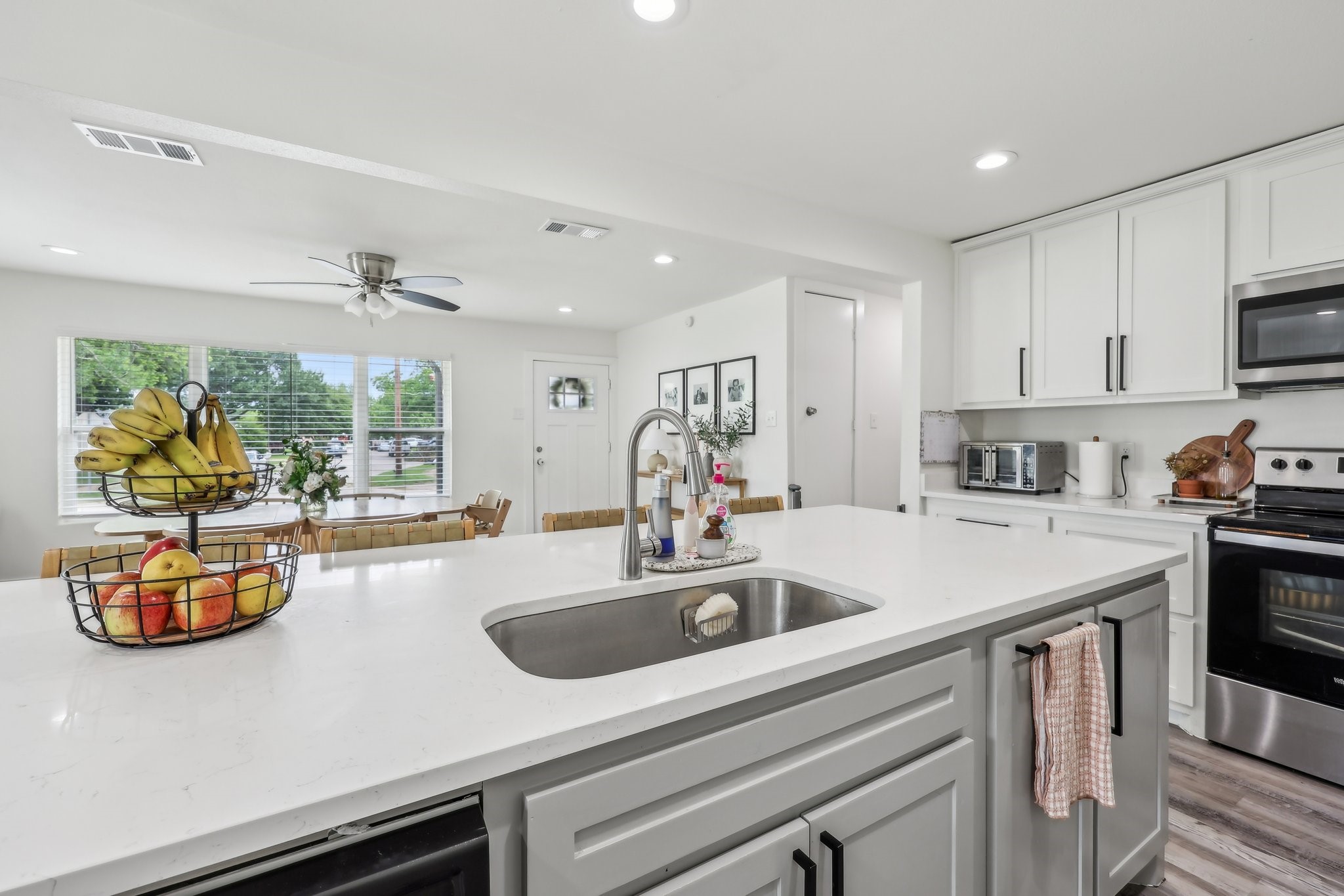 1601 Rindie Street Irving TX 75060