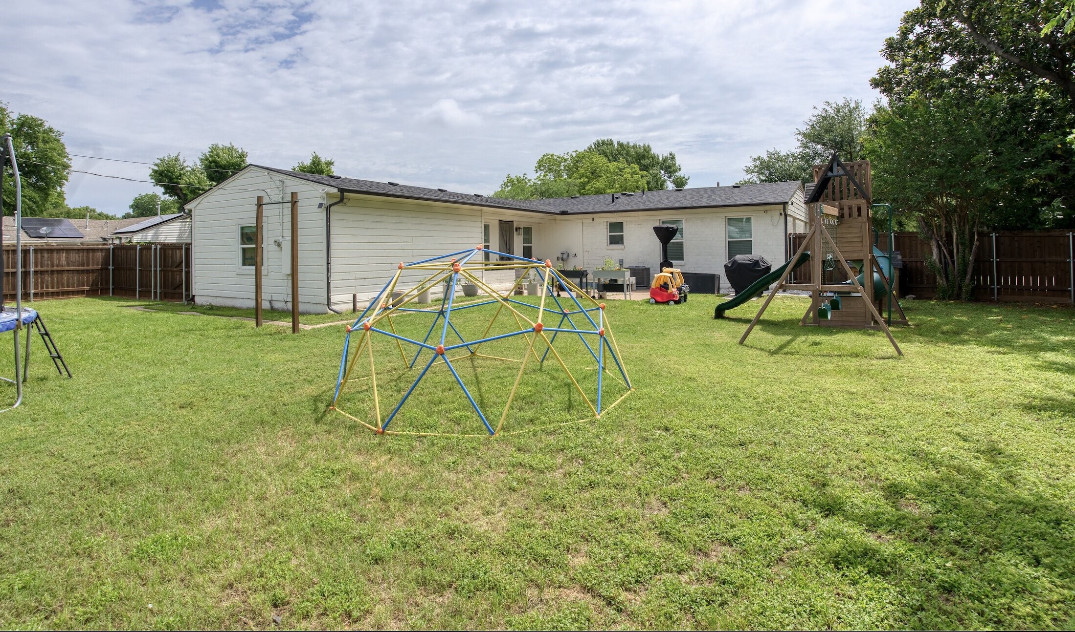 1601 Rindie Street Irving TX 75060