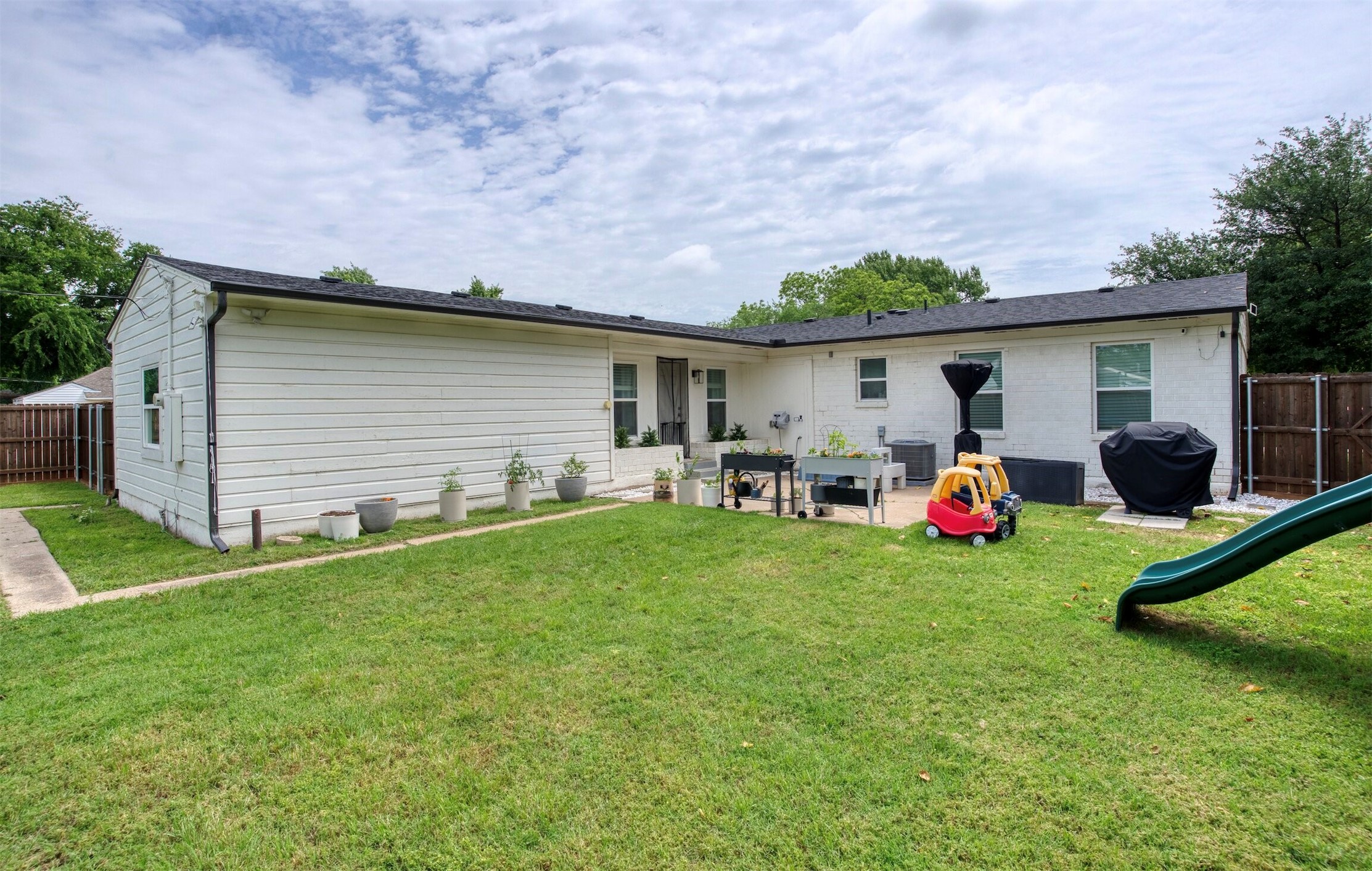 1601 Rindie Street Irving TX 75060