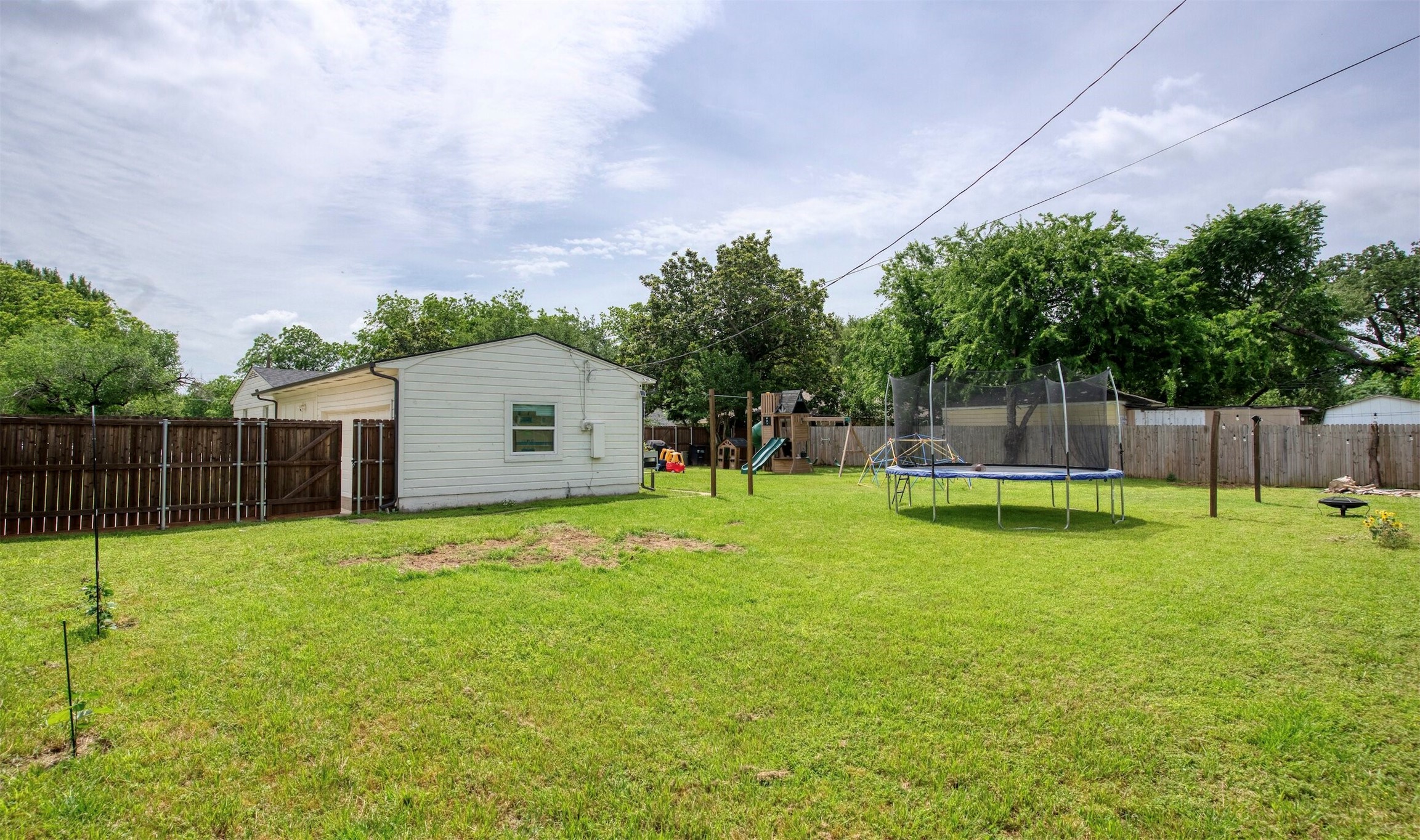 1601 Rindie Street Irving TX 75060
