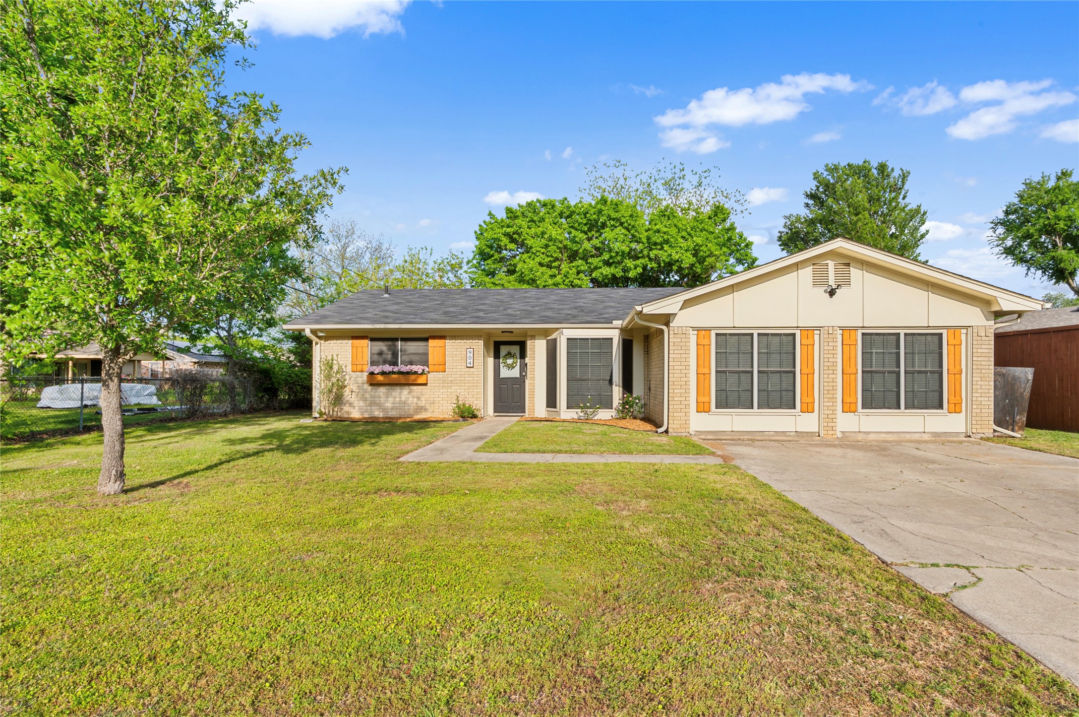 904 Kent Drive Gainesville TX 76240
