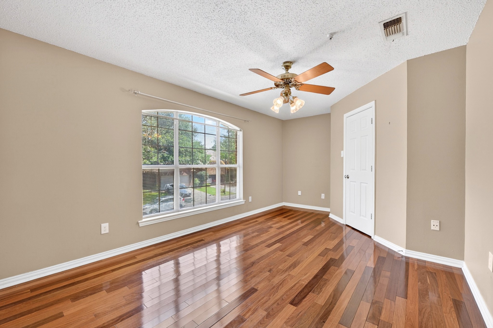 3792 Waterford Drive Addison TX 75001