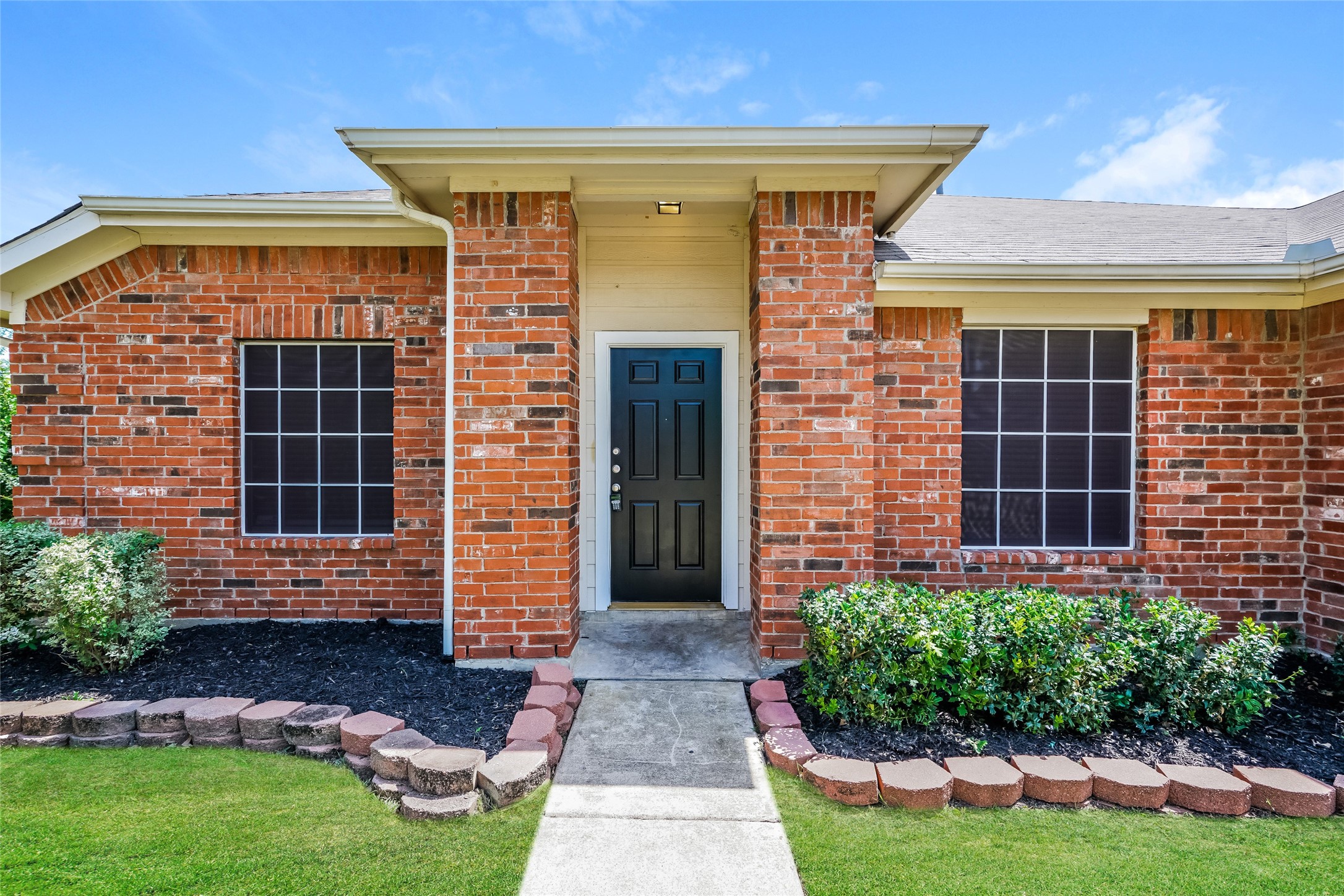301 Sun Meadow Lane Fort Worth TX 76140
