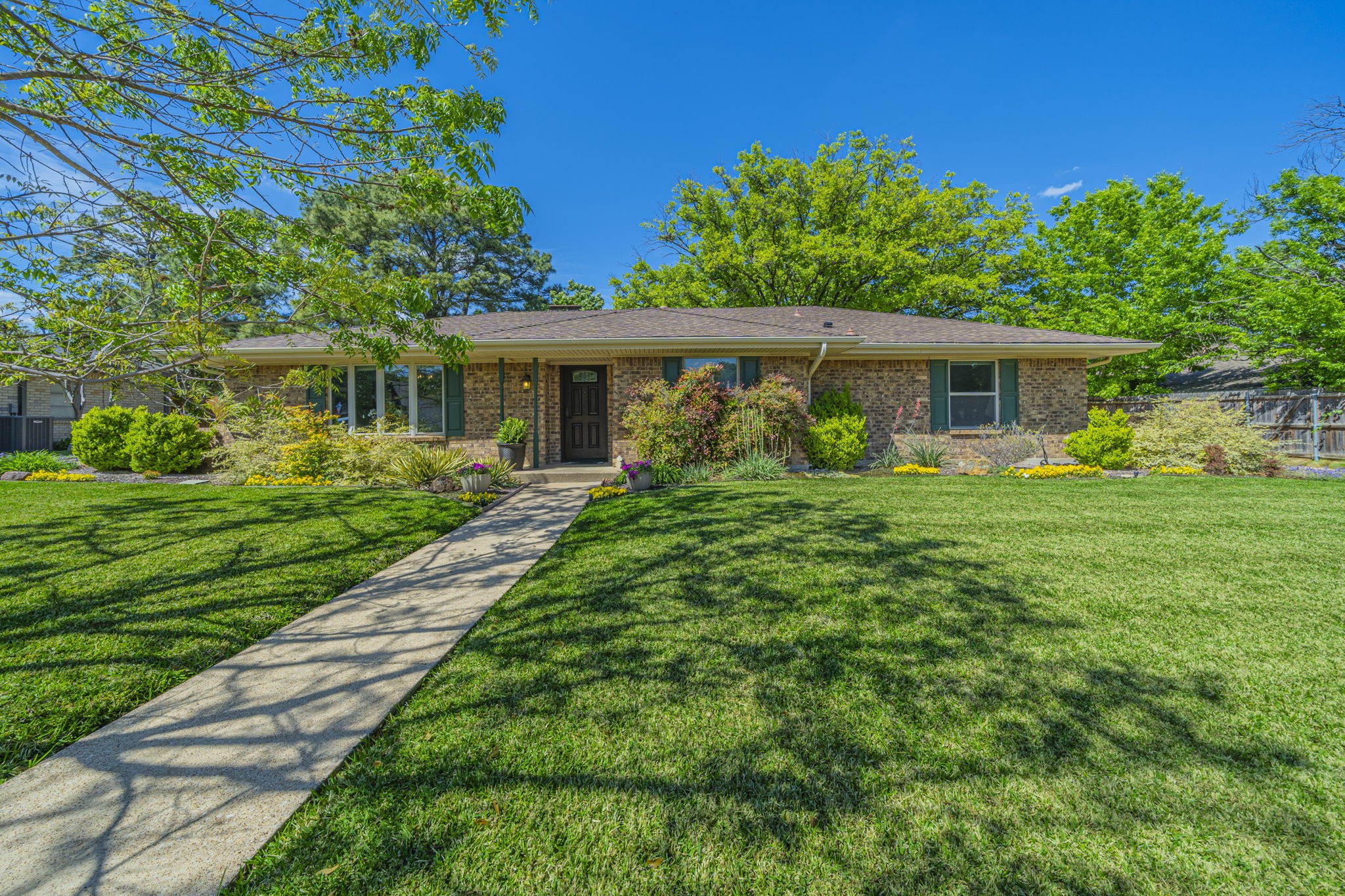 2422 Greenwood Drive Grand Prairie TX 75050