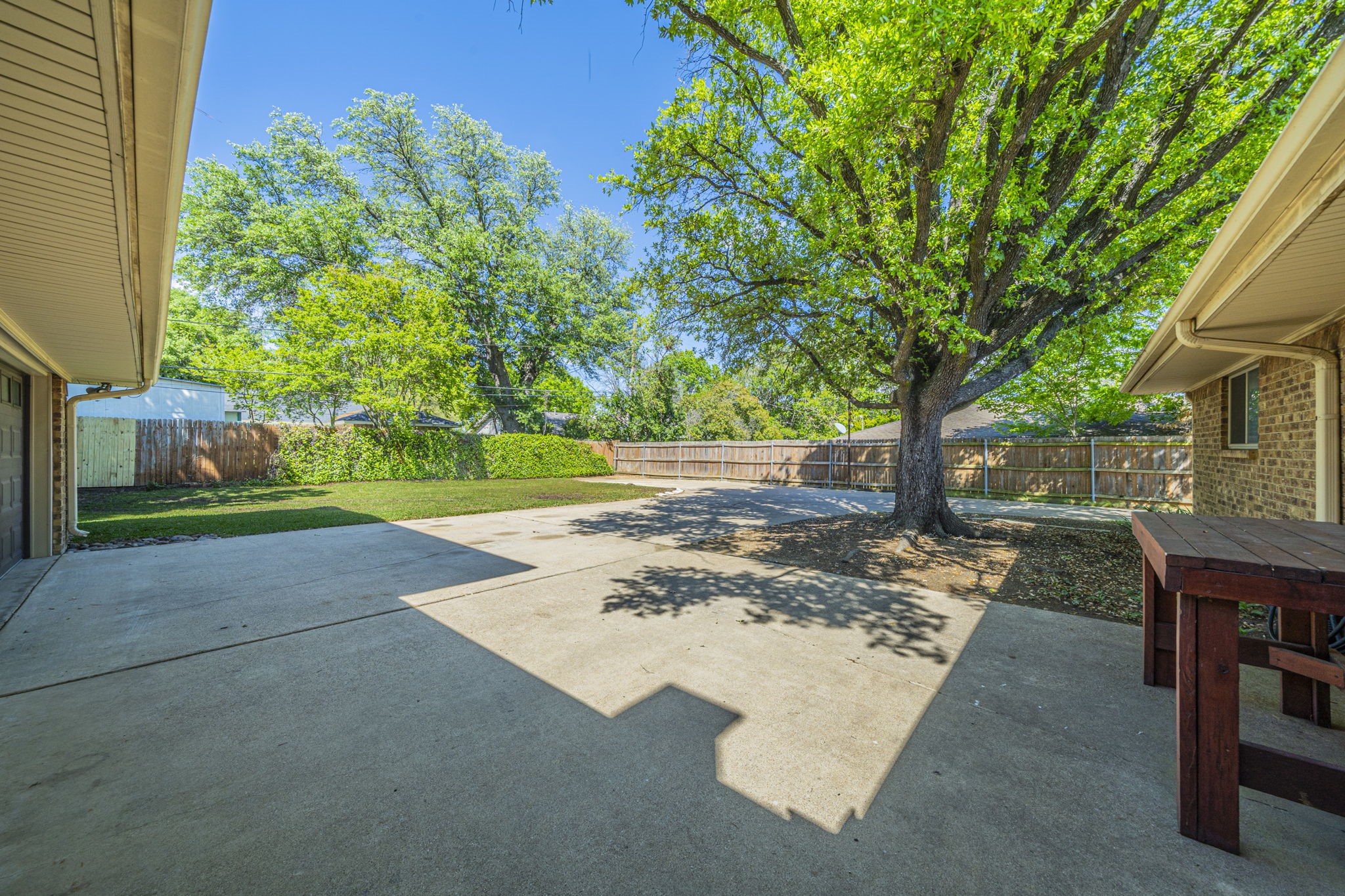 2422 Greenwood Drive Grand Prairie TX 75050