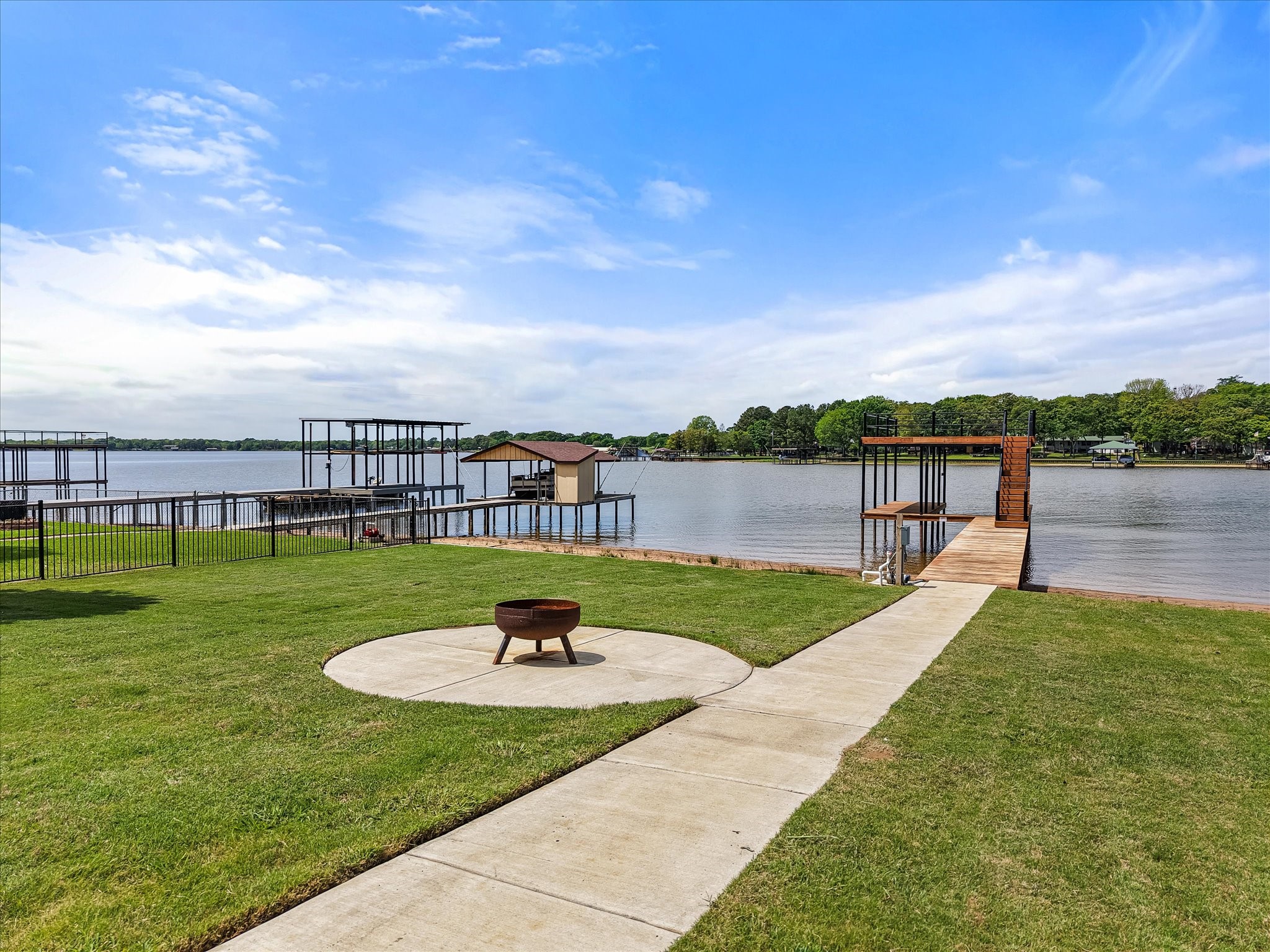 144 Oak Hills Drive Mabank TX 75156