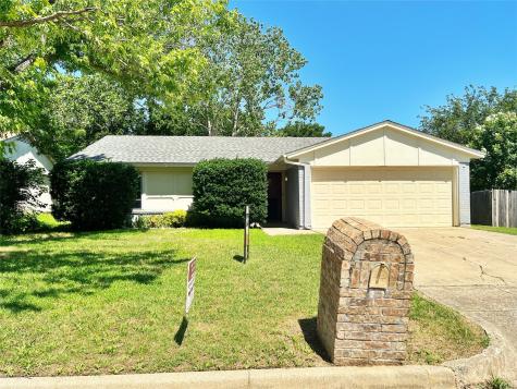 704 Reveille Road Fort Worth TX 76108