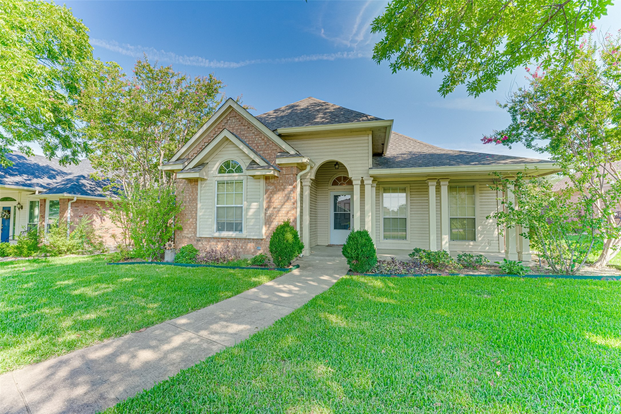 1202 Tad Street Ennis TX 75119