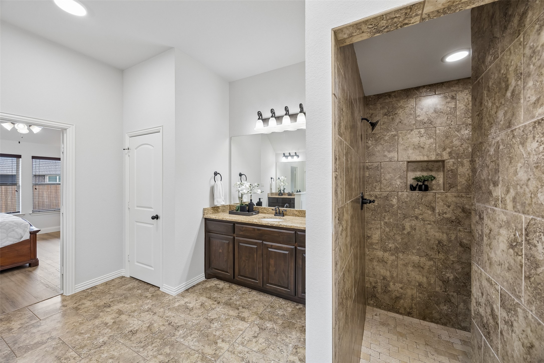 217 Hawks Ridge Trail Burleson TX 76028