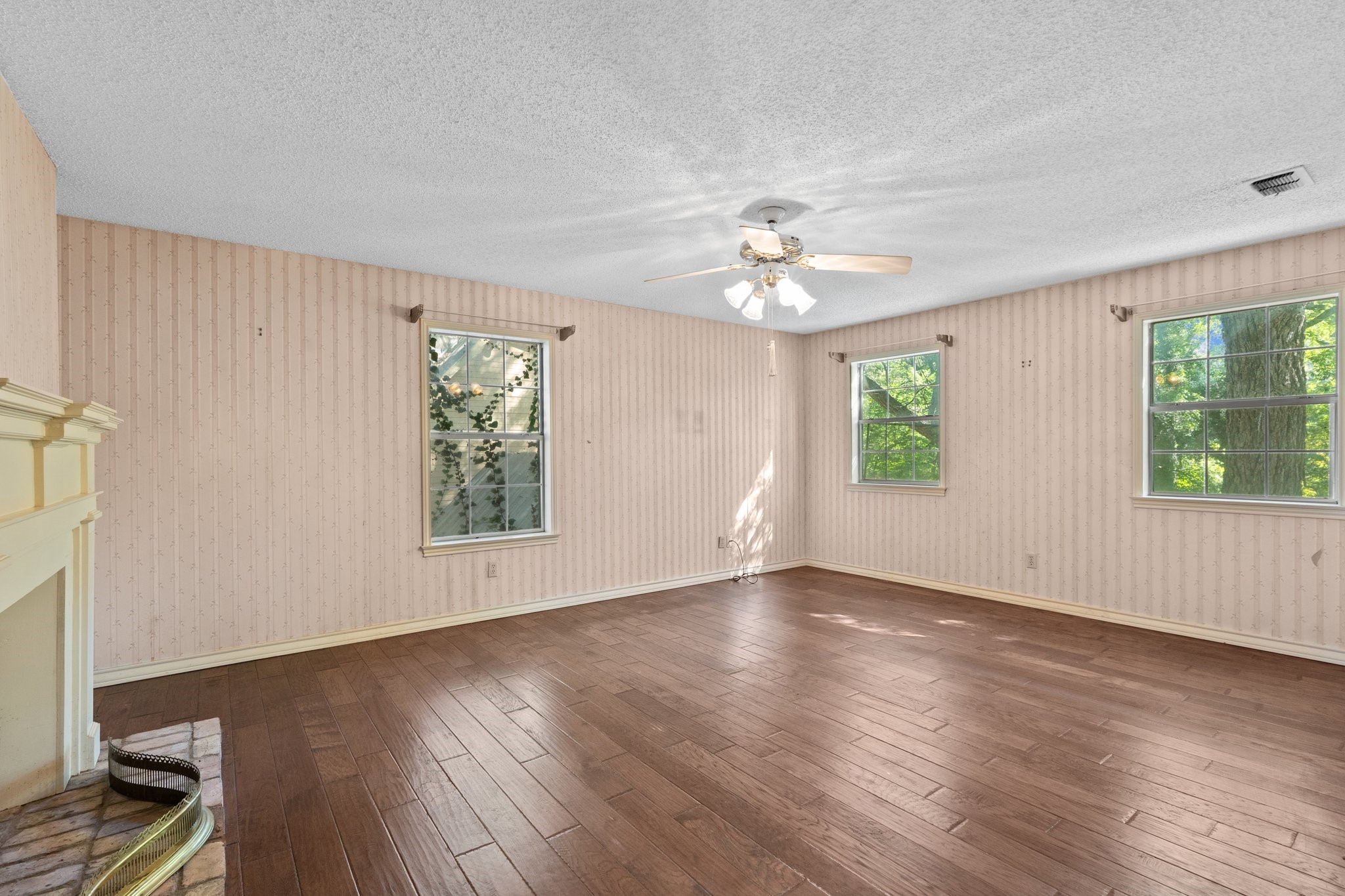 8201 E Bankhead Highway Willow Park TX 76008