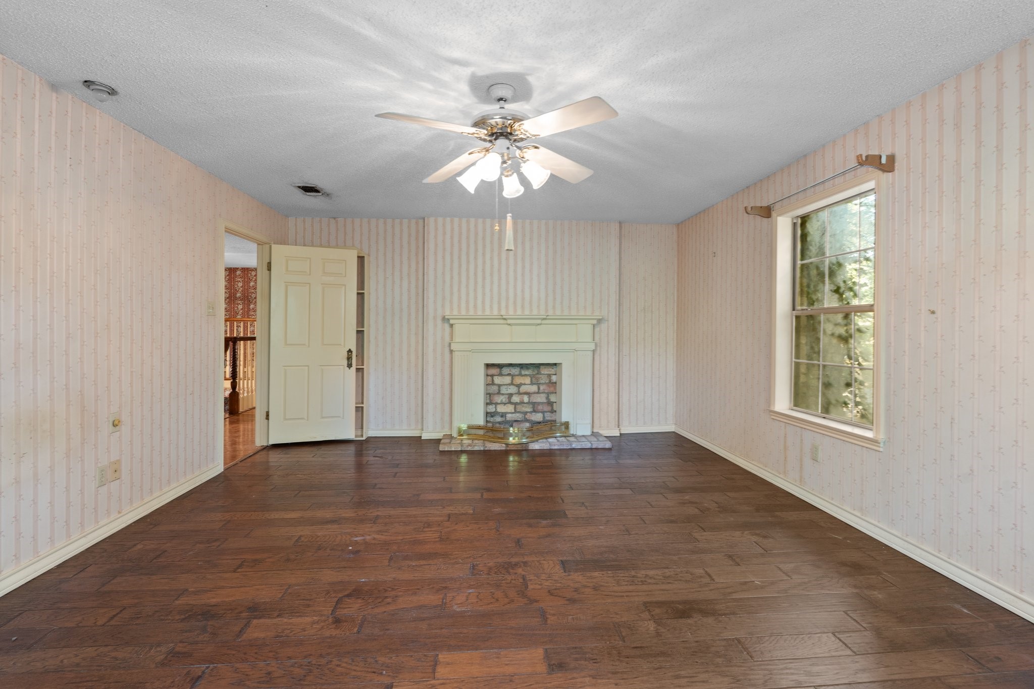 8201 E Bankhead Highway Willow Park TX 76008