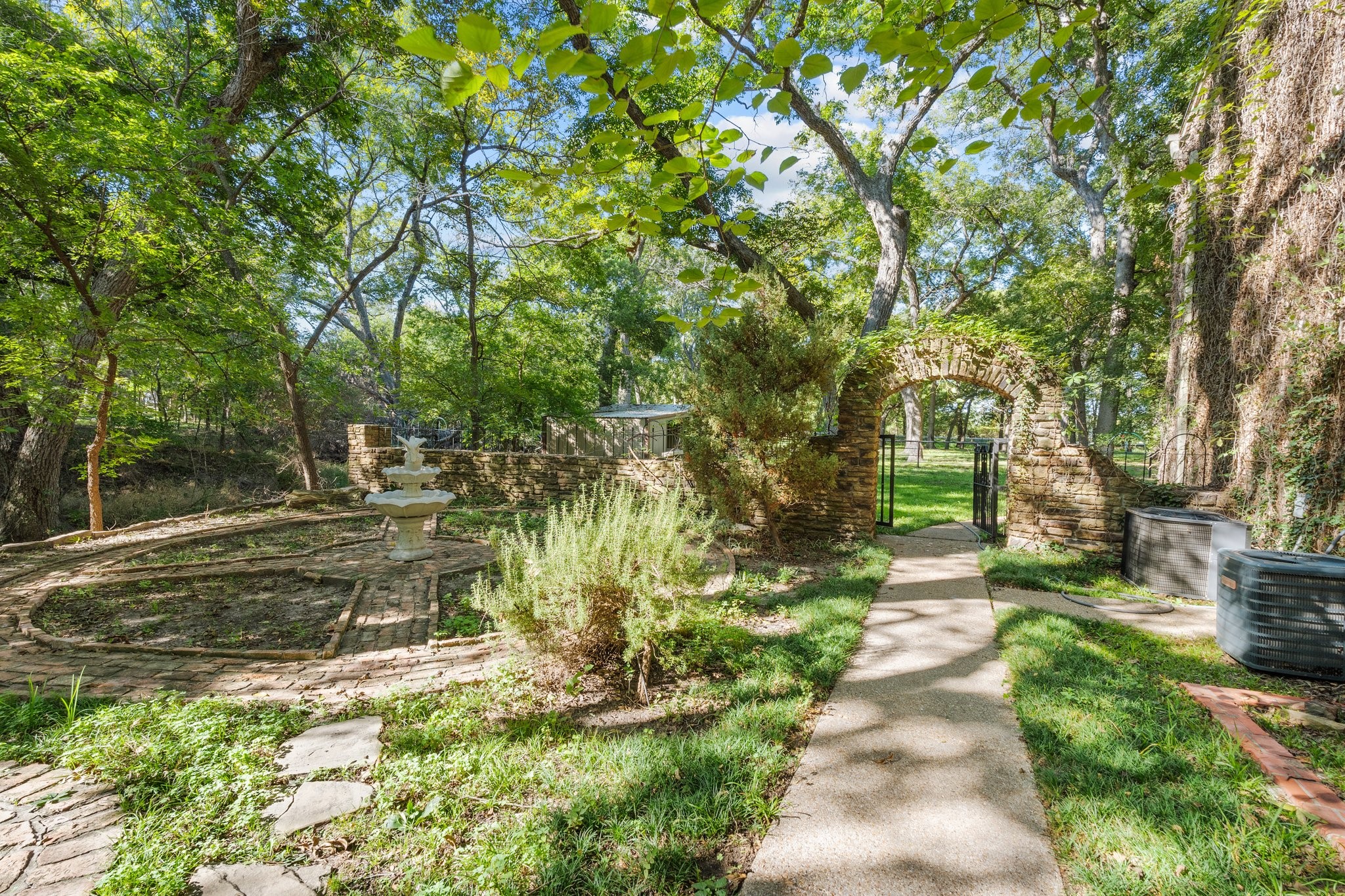 8201 E Bankhead Highway Willow Park TX 76008