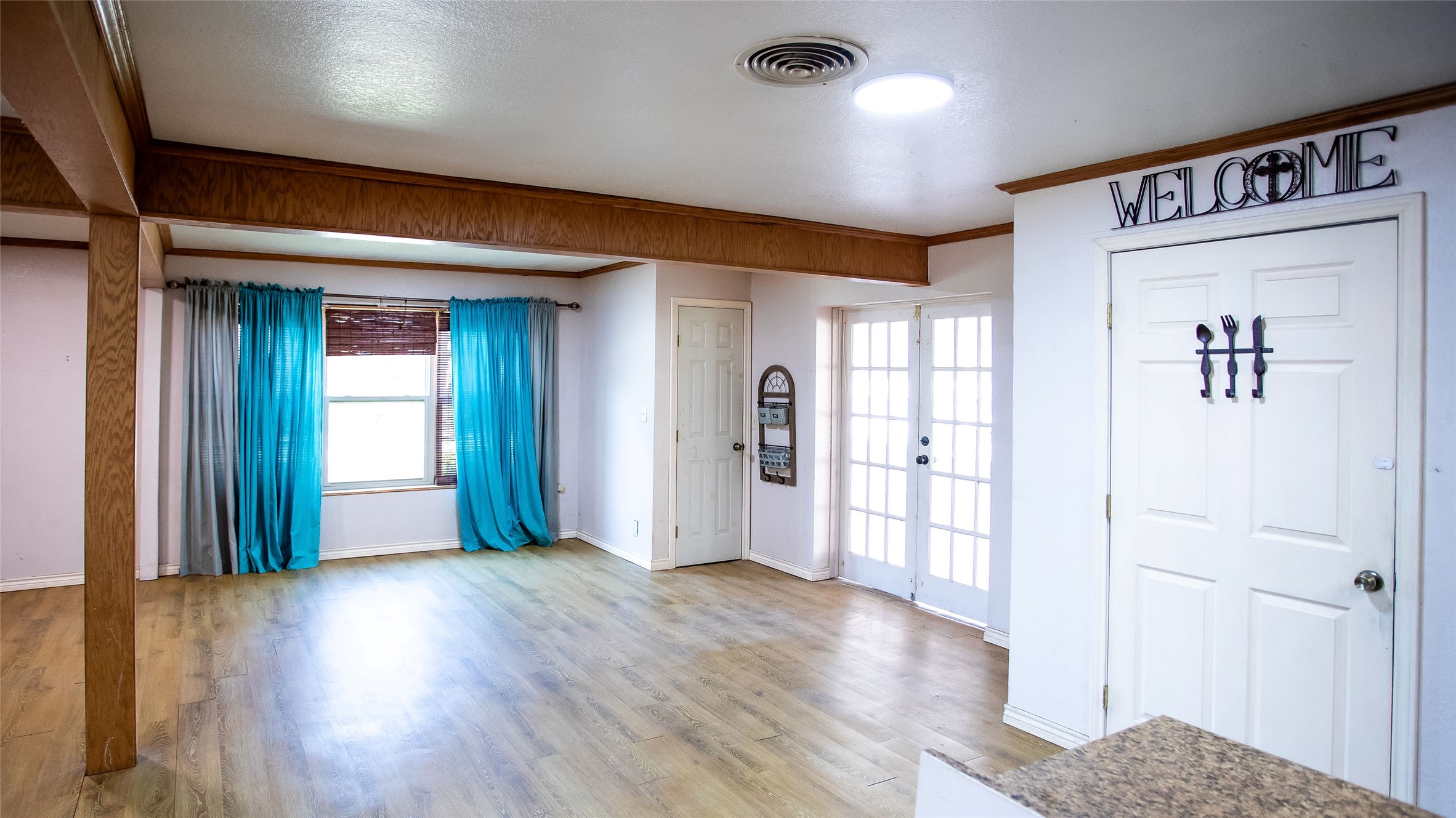1116 W Howard Olney TX 76374