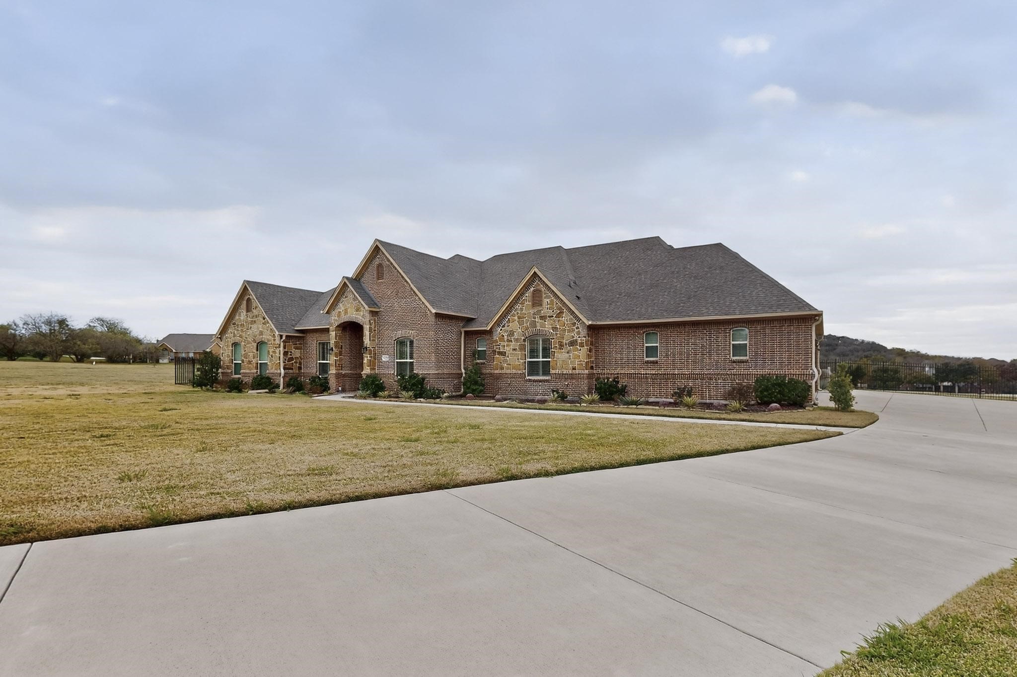2416 Sweeping Meadows Lane Cedar Hill TX 75104