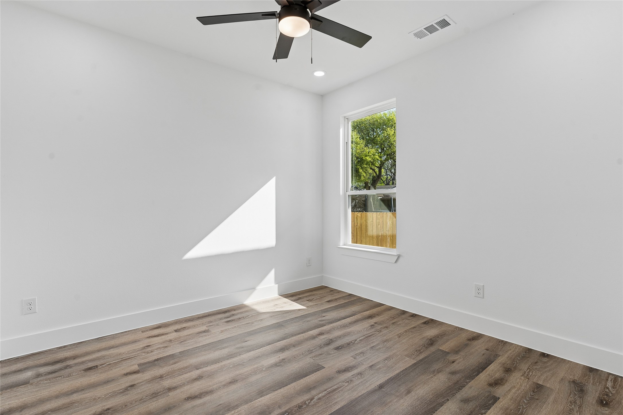 2939 Alaska Avenue Dallas TX 75216