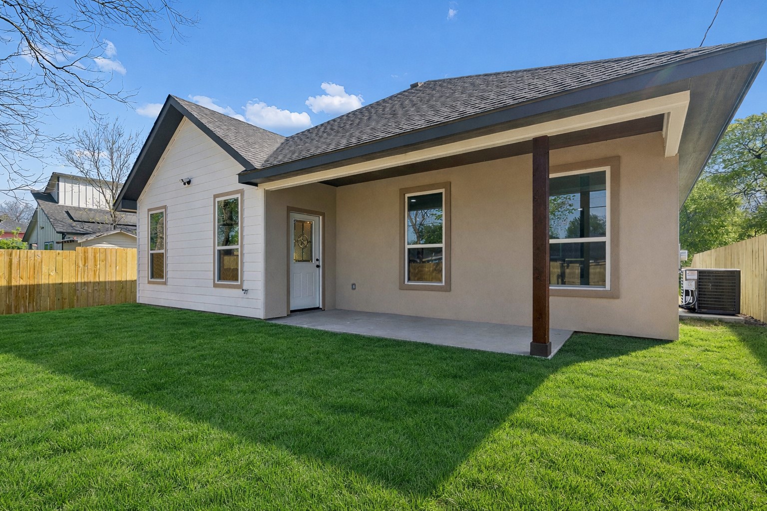 2939 Alaska Avenue Dallas TX 75216