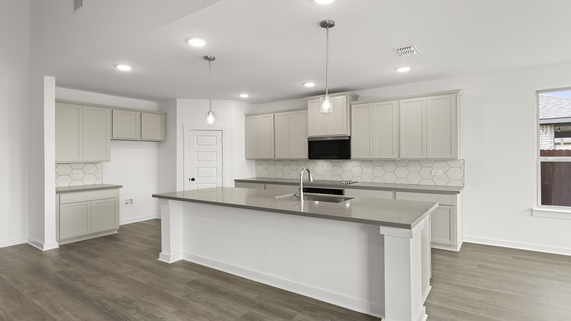 1412 Elle Lane Aubrey TX 76227