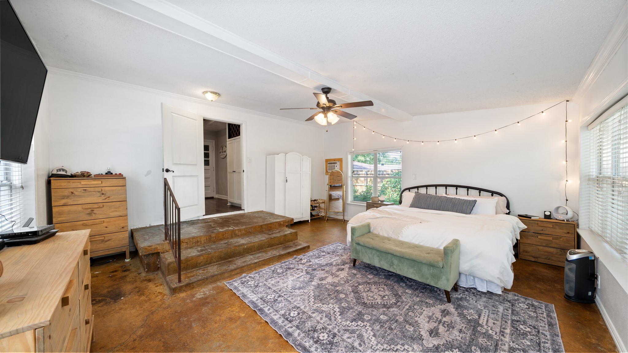 518 W Kansas Street Van TX 75790