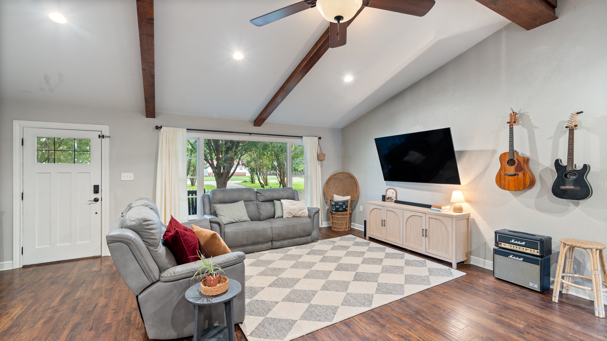 518 W Kansas Street Van TX 75790