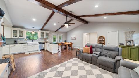 518 W Kansas Street Van TX 75790
