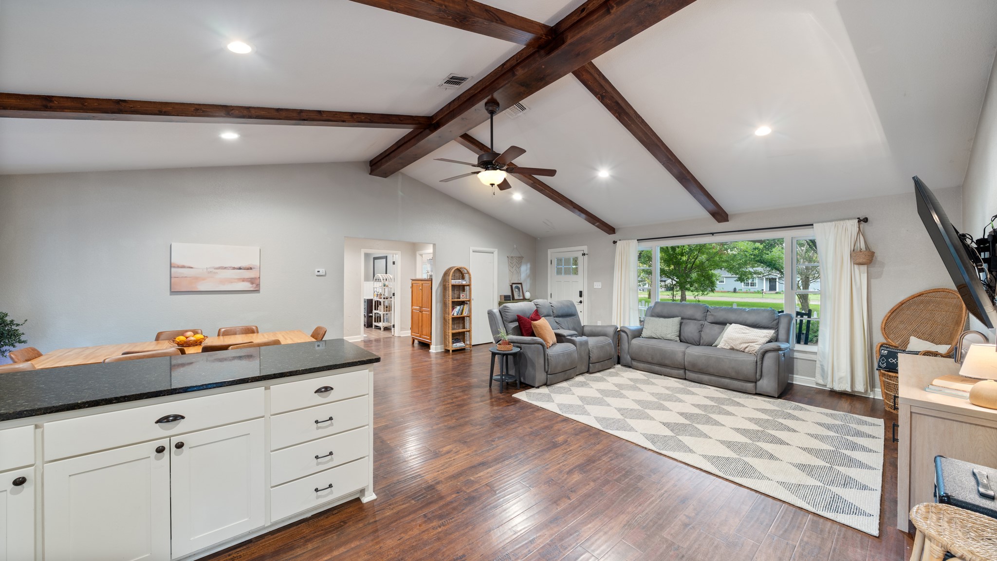 518 W Kansas Street Van TX 75790
