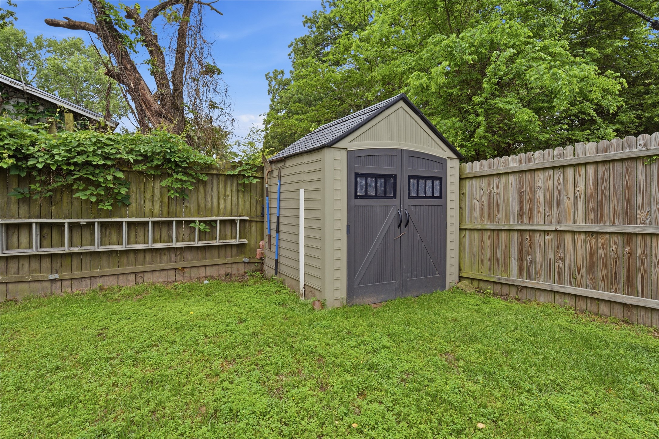 732 Ridgewood Drive Tool TX 75143