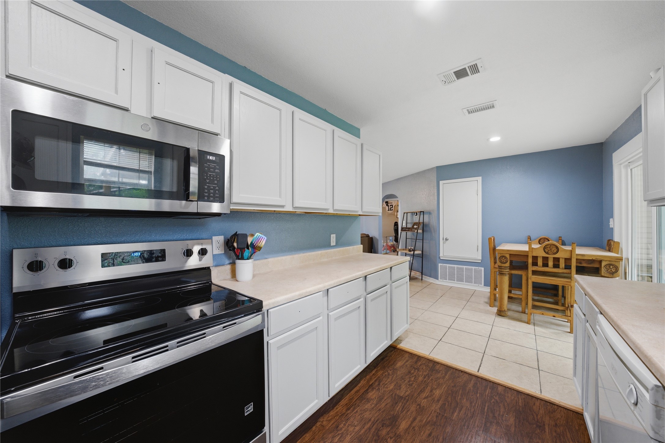 732 Ridgewood Drive Tool TX 75143