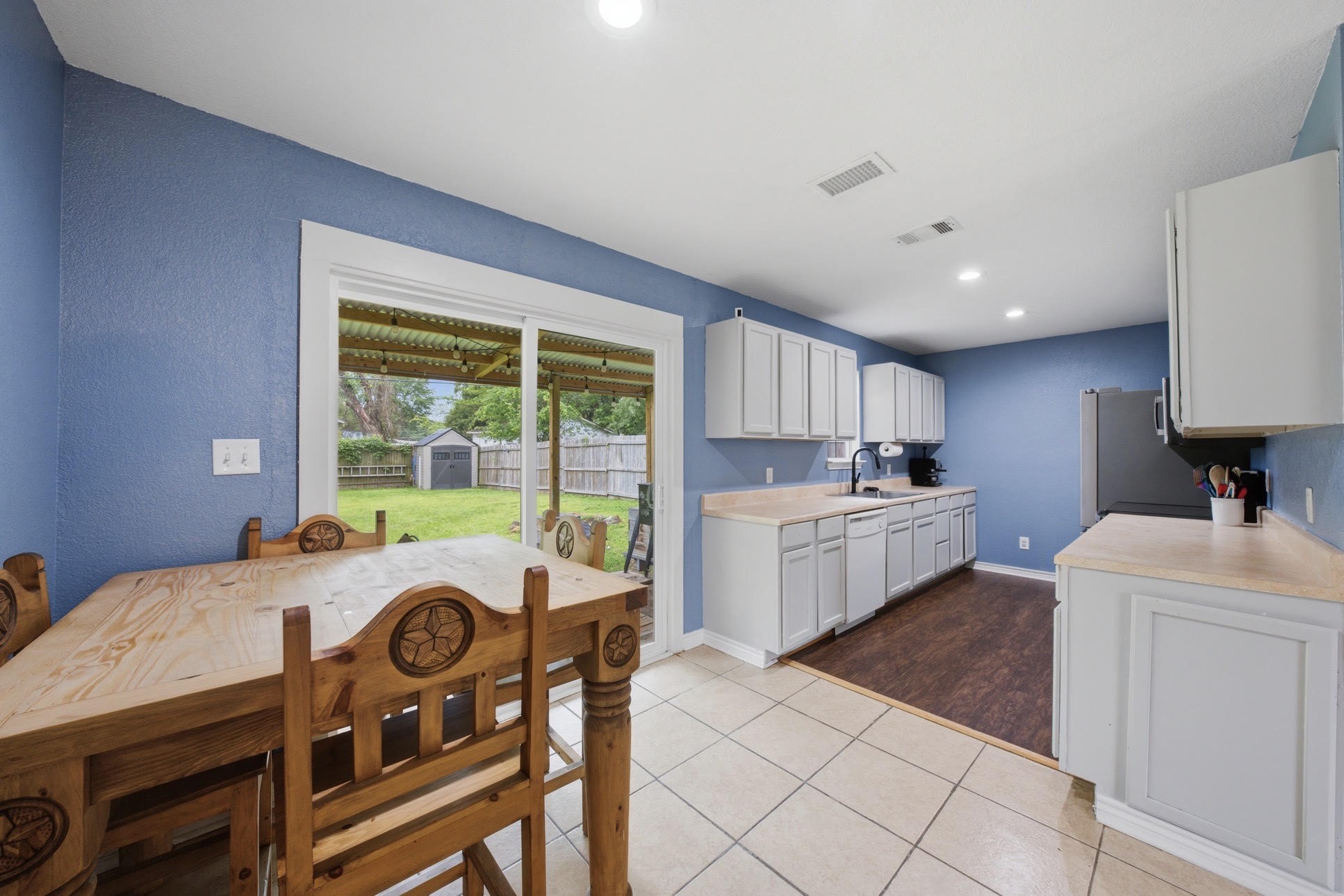 732 Ridgewood Drive Tool TX 75143
