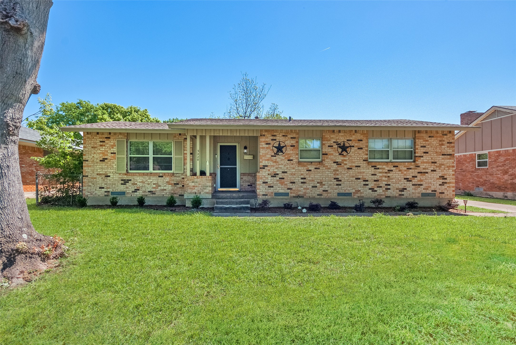 5220 Darlene Street Dallas TX 75232