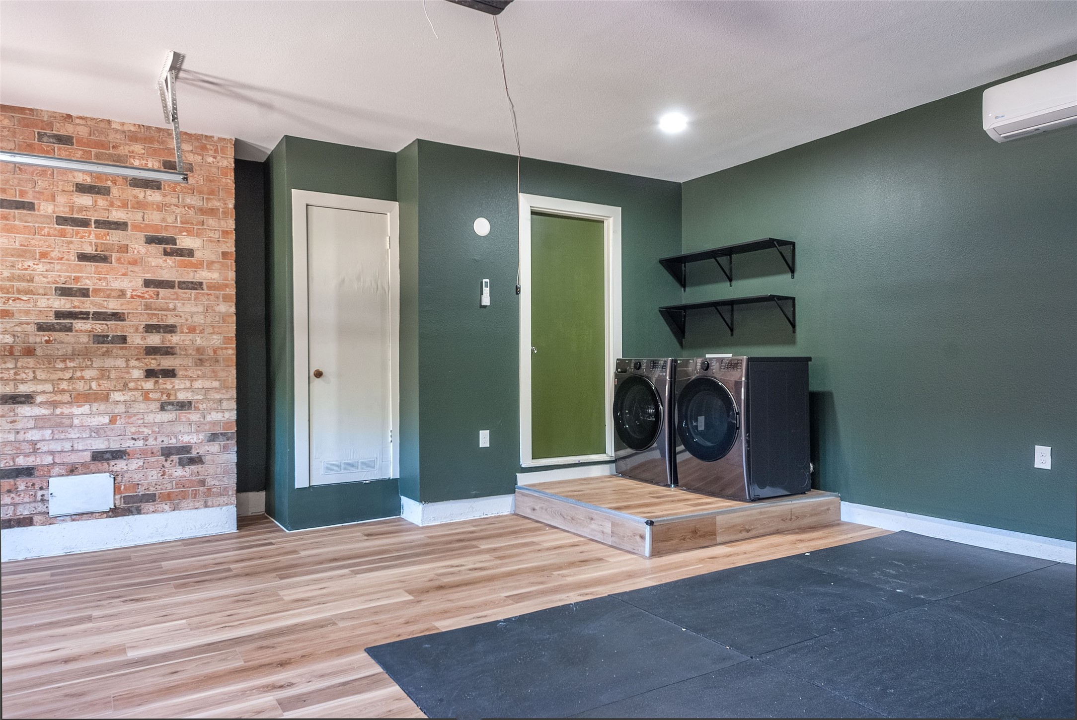5220 Darlene Street Dallas TX 75232