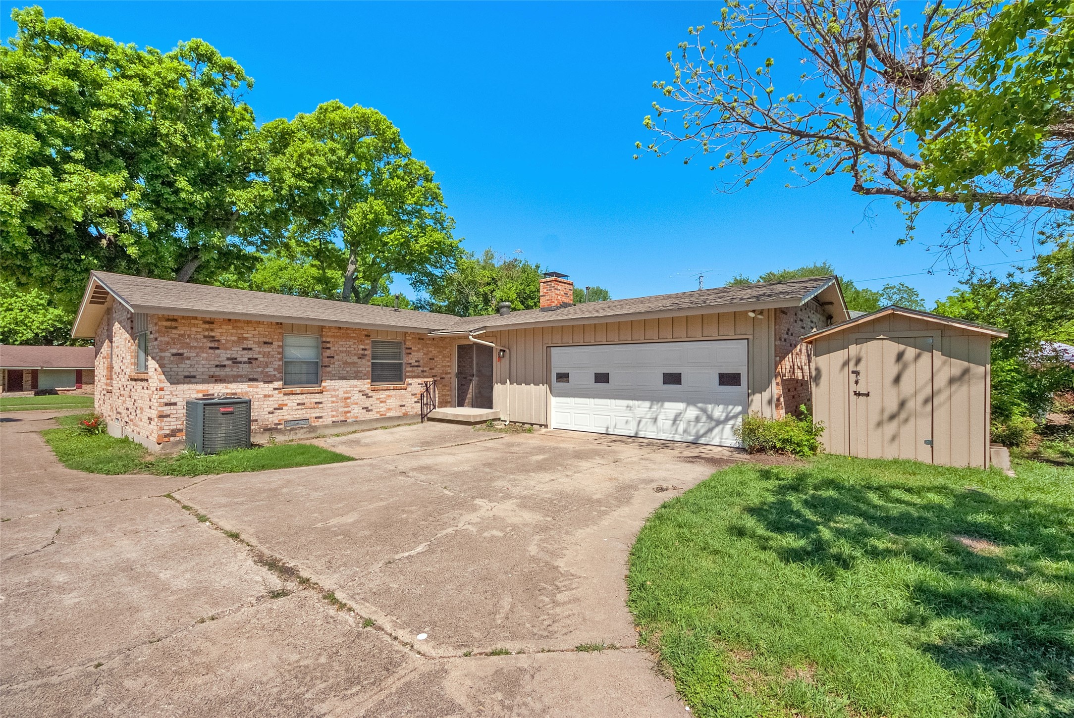 5220 Darlene Street Dallas TX 75232