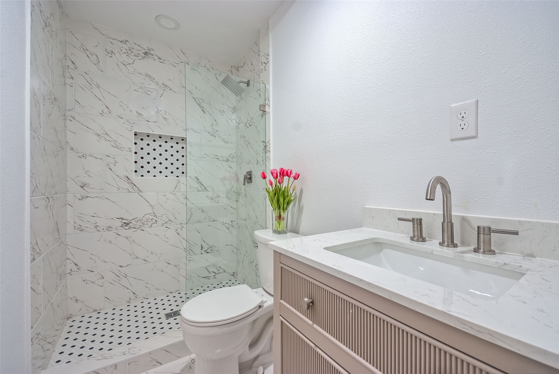 5220 Darlene Street Dallas TX 75232