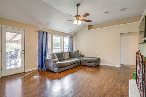1008 Miles Avenue Burleson TX 76028