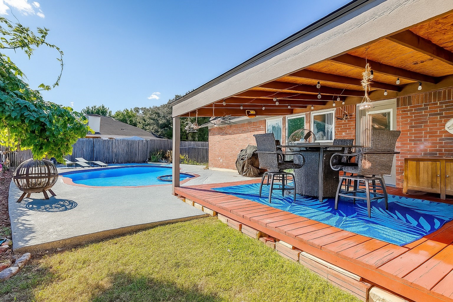 1008 Miles Avenue Burleson TX 76028