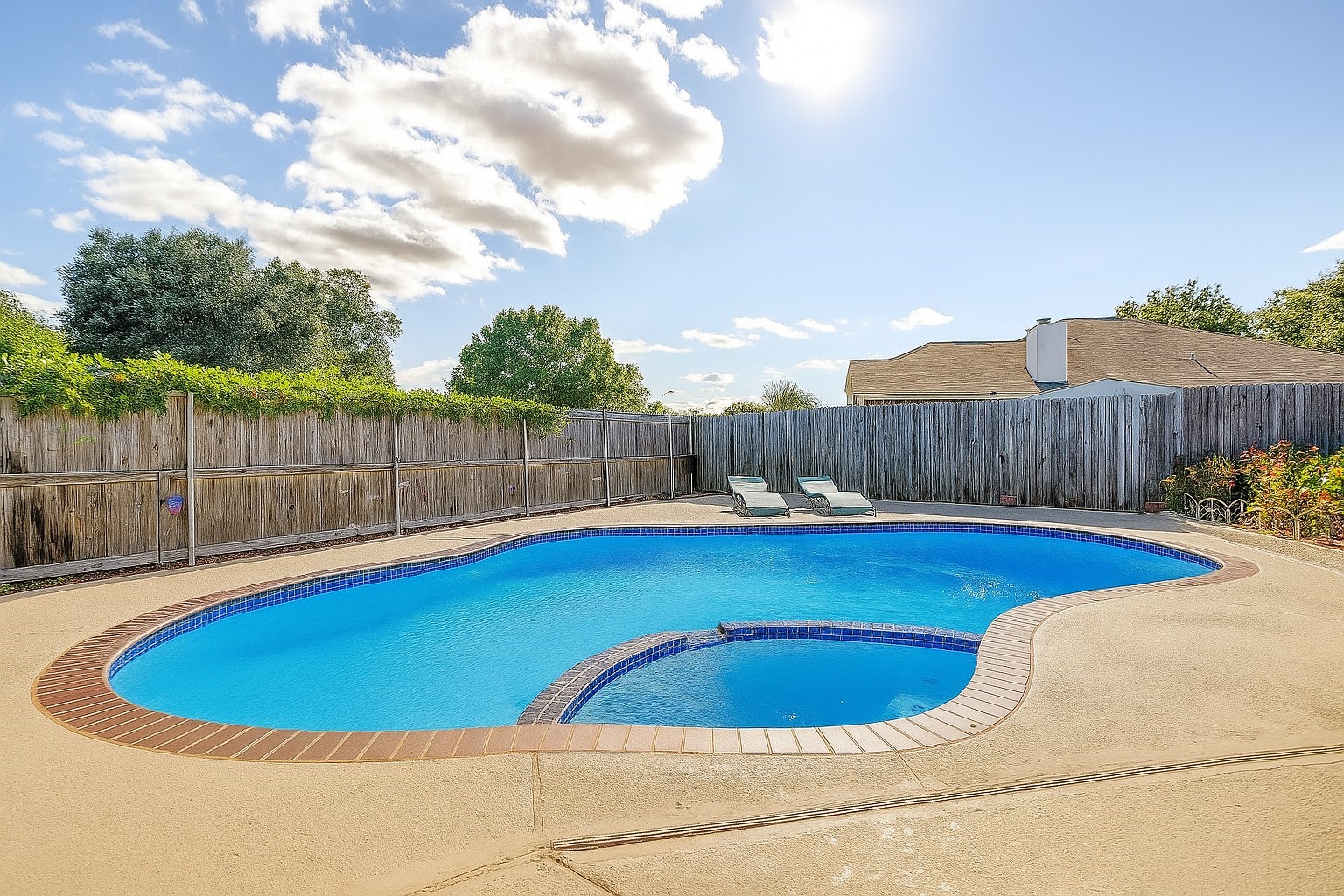 1008 Miles Avenue Burleson TX 76028