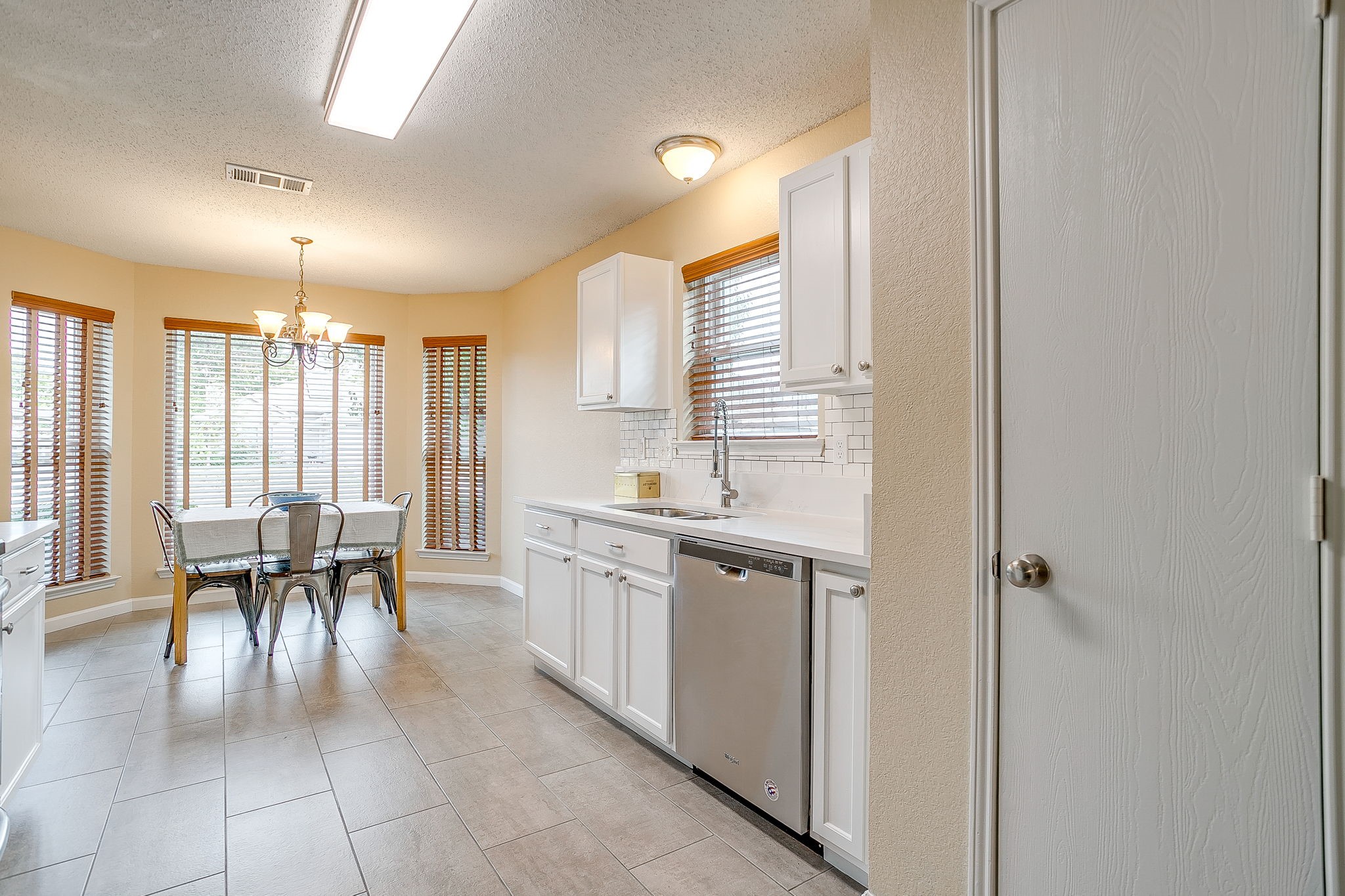 1008 Miles Avenue Burleson TX 76028