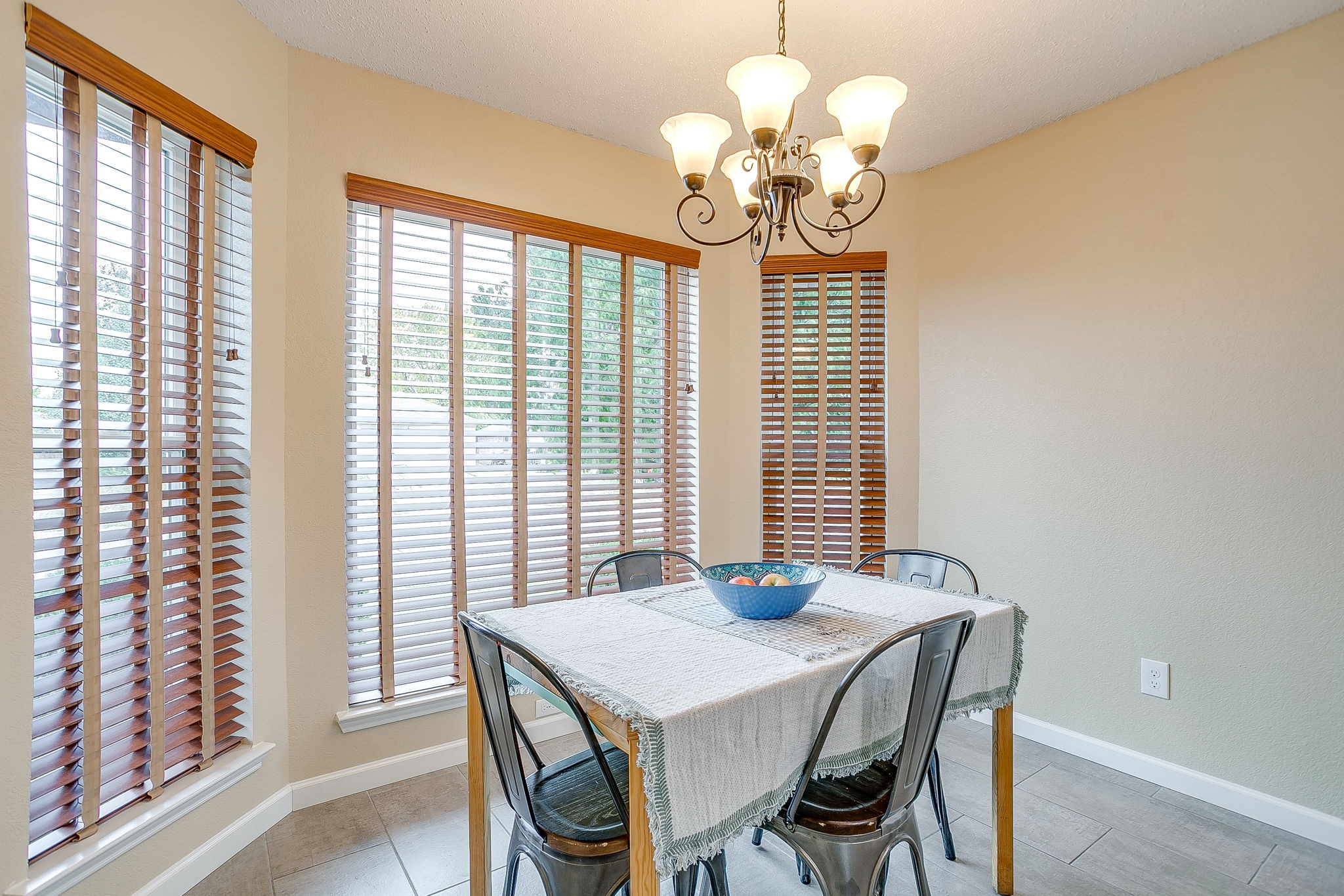 1008 Miles Avenue Burleson TX 76028