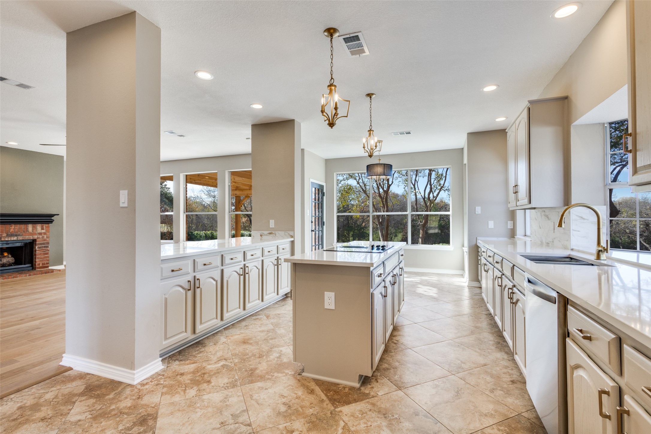 2822 Roundrock Mckinney TX 75072