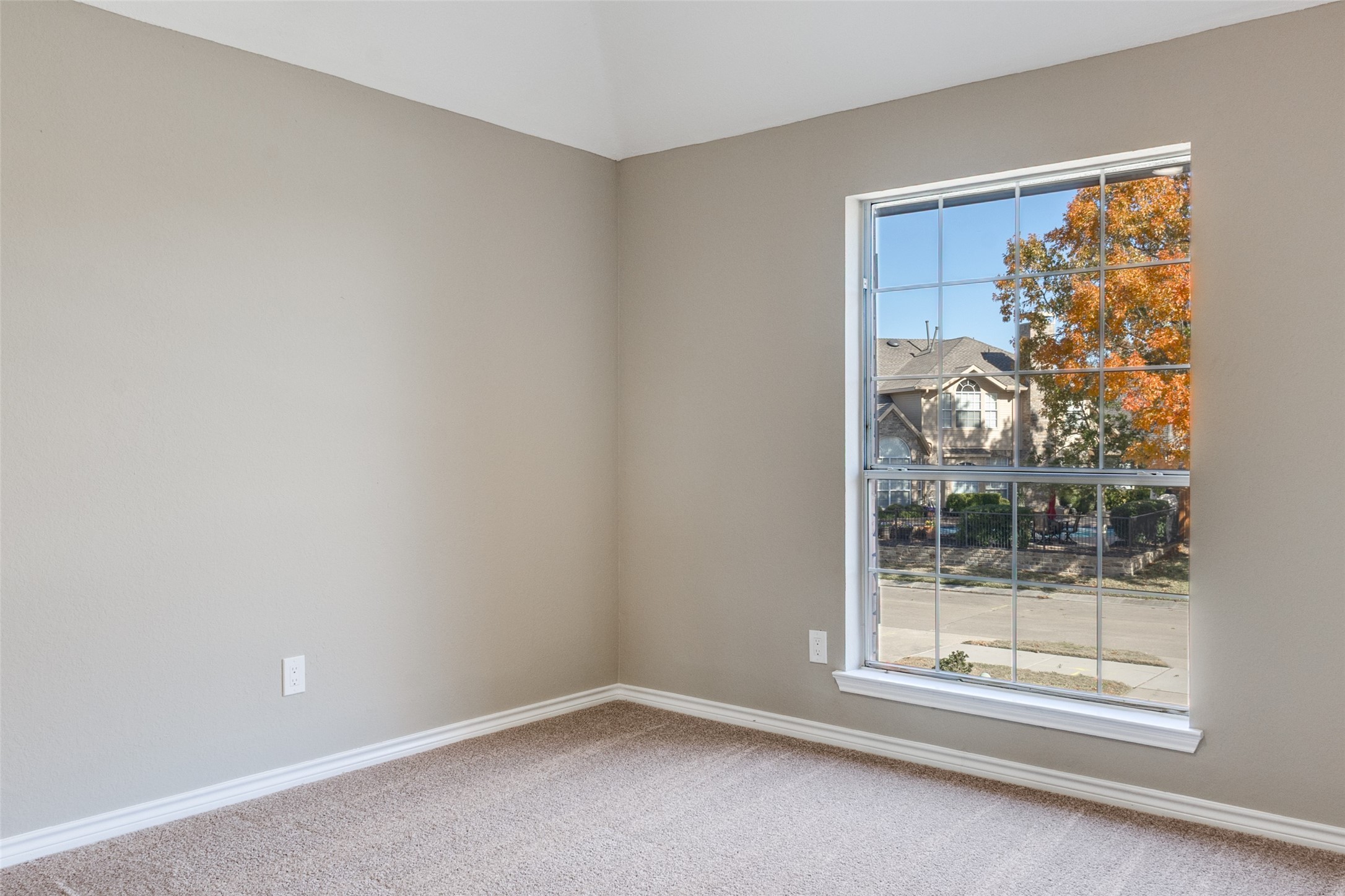 2822 Roundrock Mckinney TX 75072