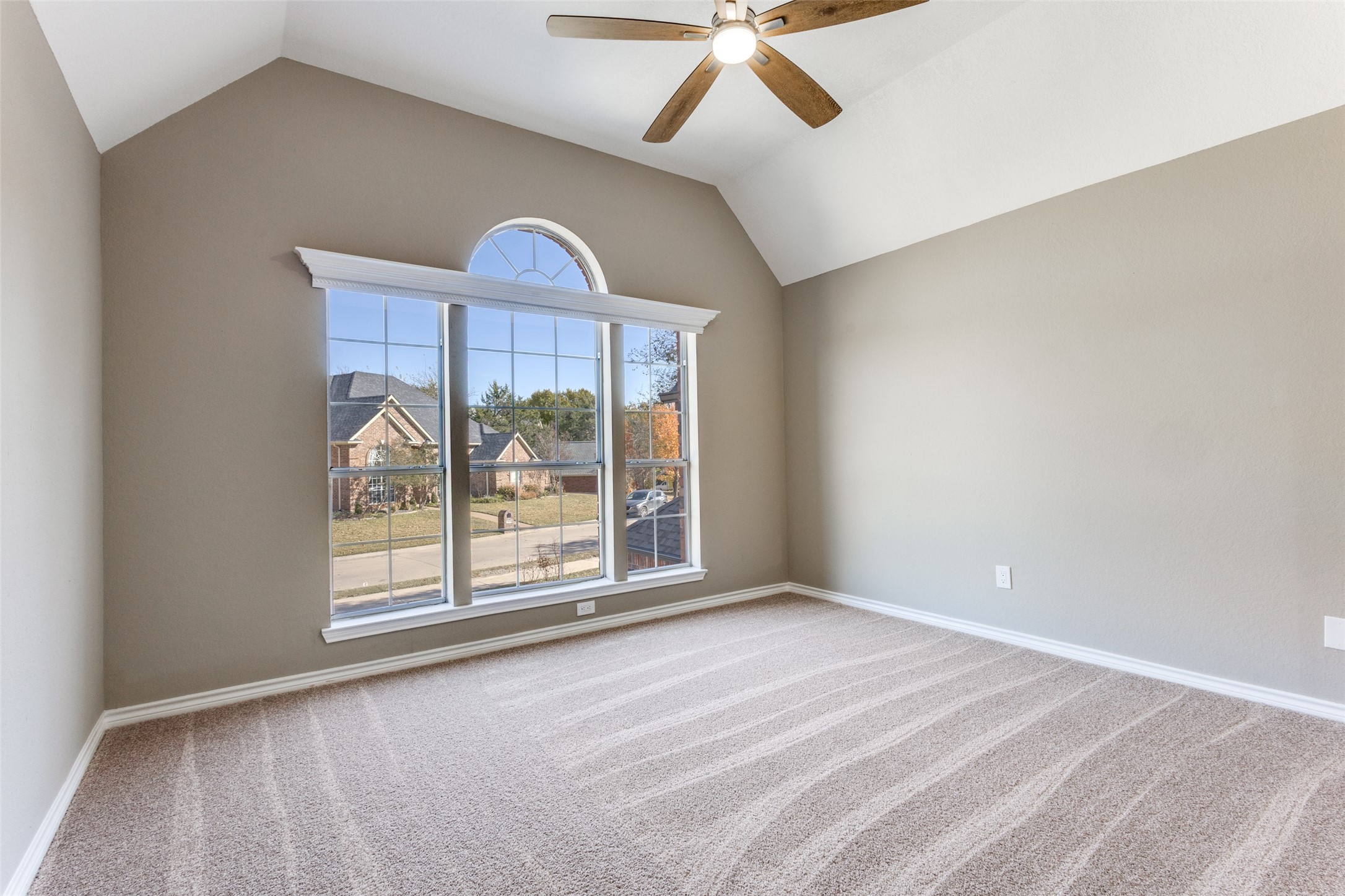 2822 Roundrock Mckinney TX 75072