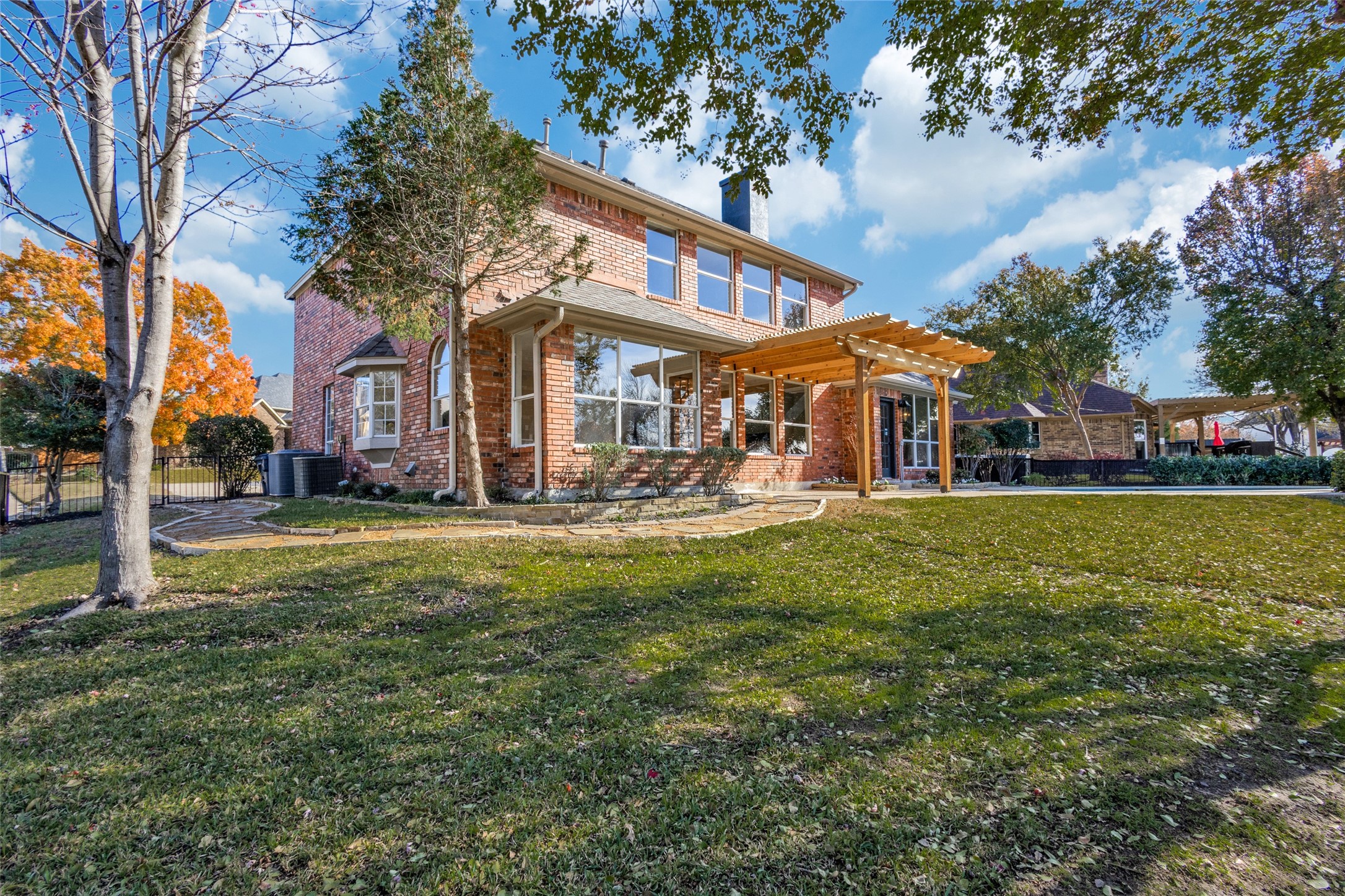 2822 Roundrock Mckinney TX 75072