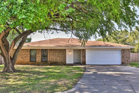 1116 Cozby Court W Benbrook TX 76126