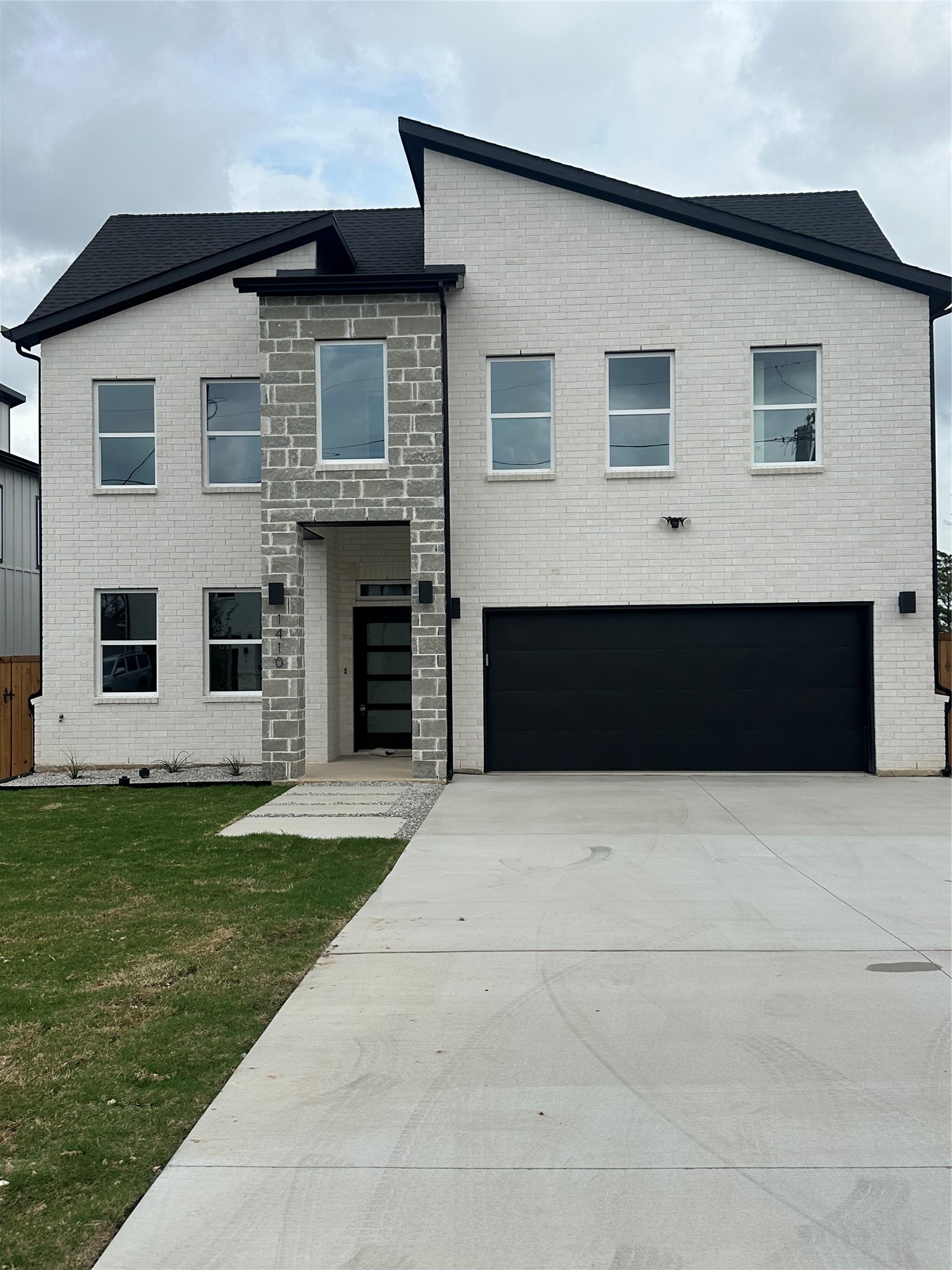 1410 Diceman Avenue Dallas TX 75203