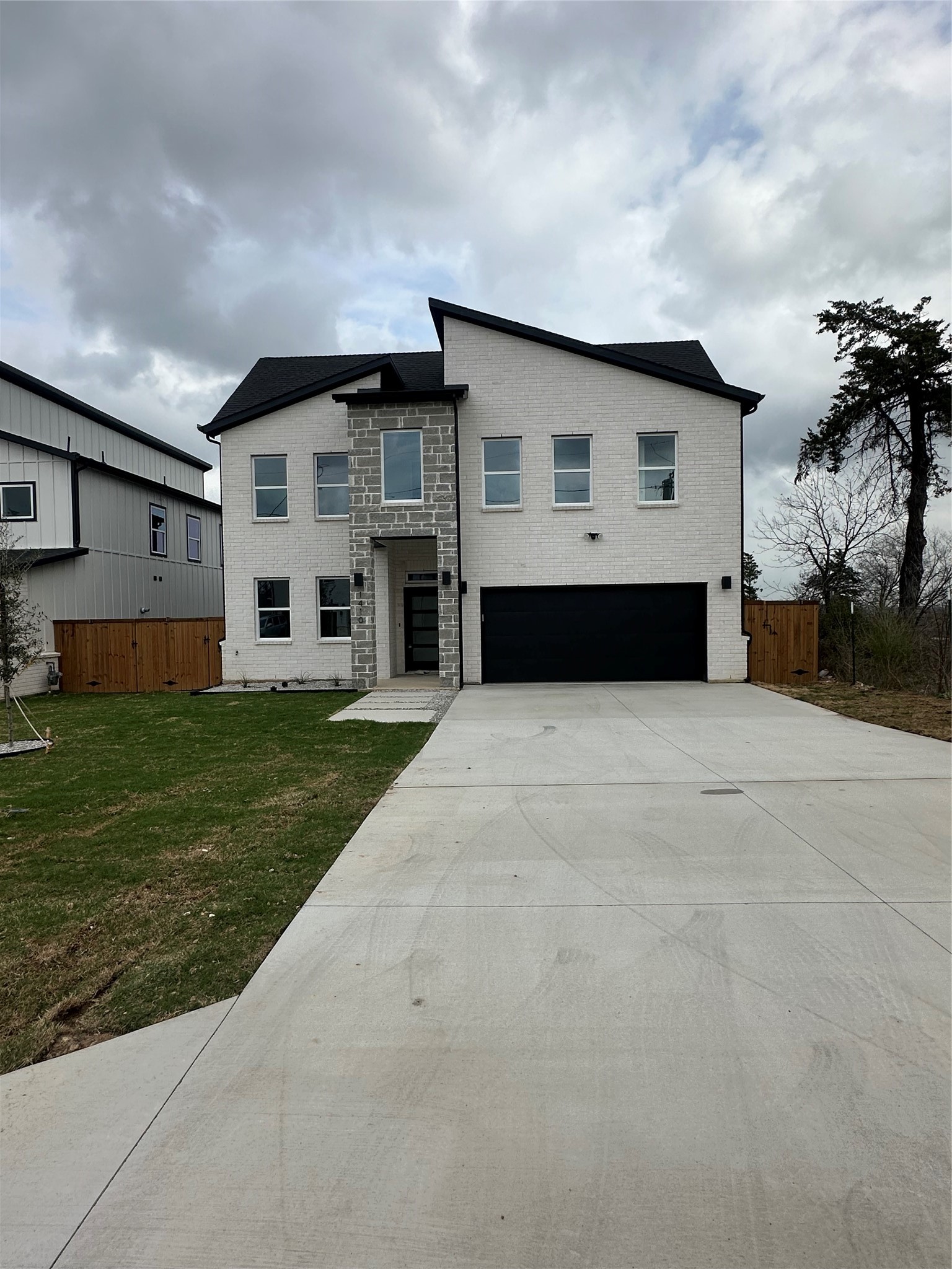 1410 Diceman Avenue Dallas TX 75203